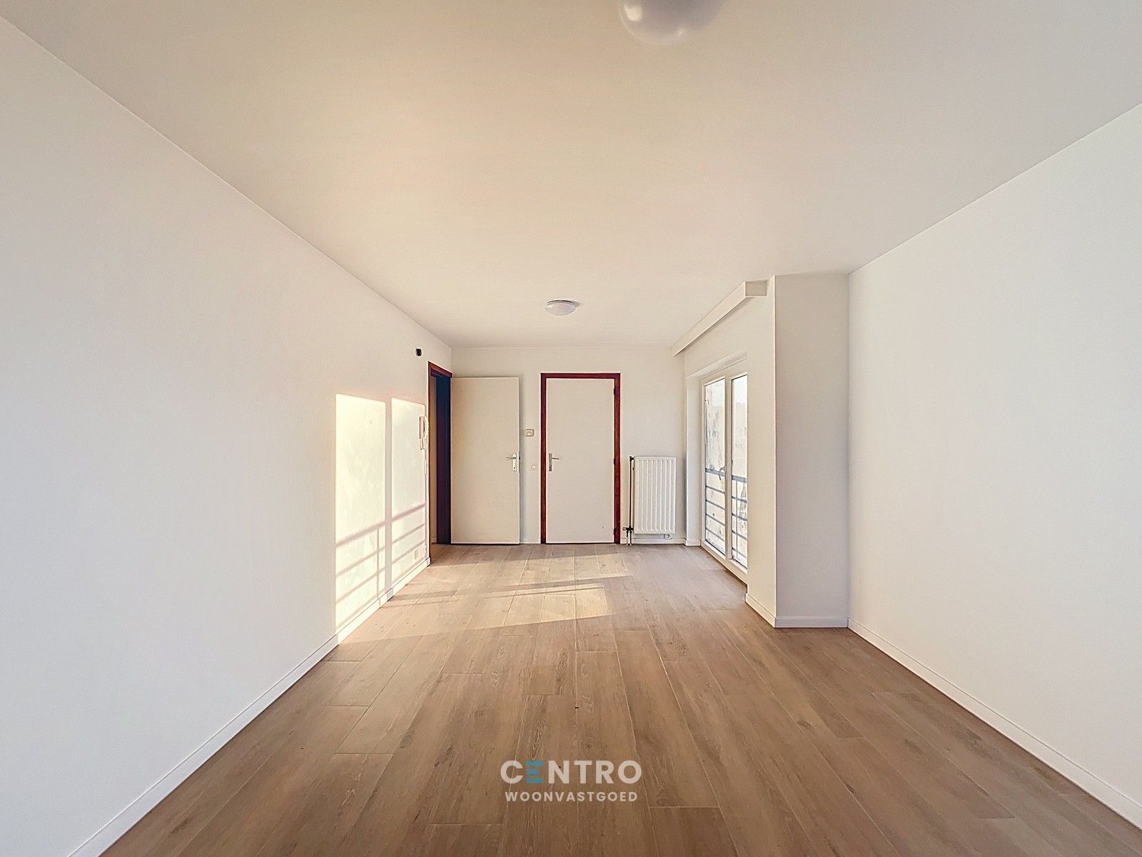 Volledig vernieuwde studio (± 40m²) met terras op tweede verdieping! foto 5