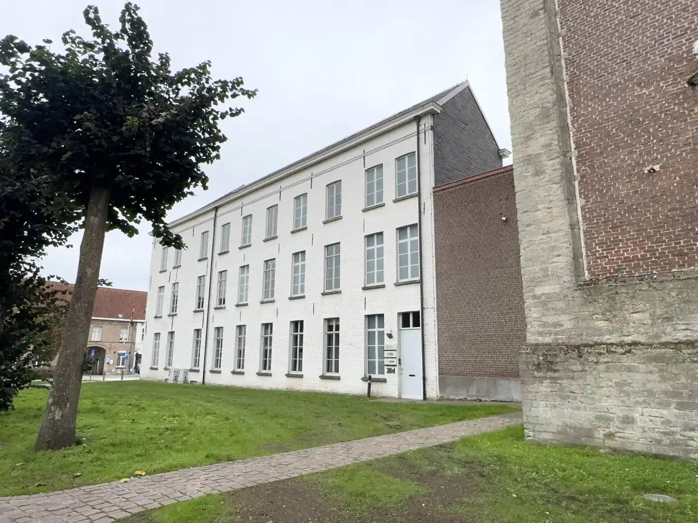 Kantoor te huur in uniek kloosterpand in Drongen foto 18