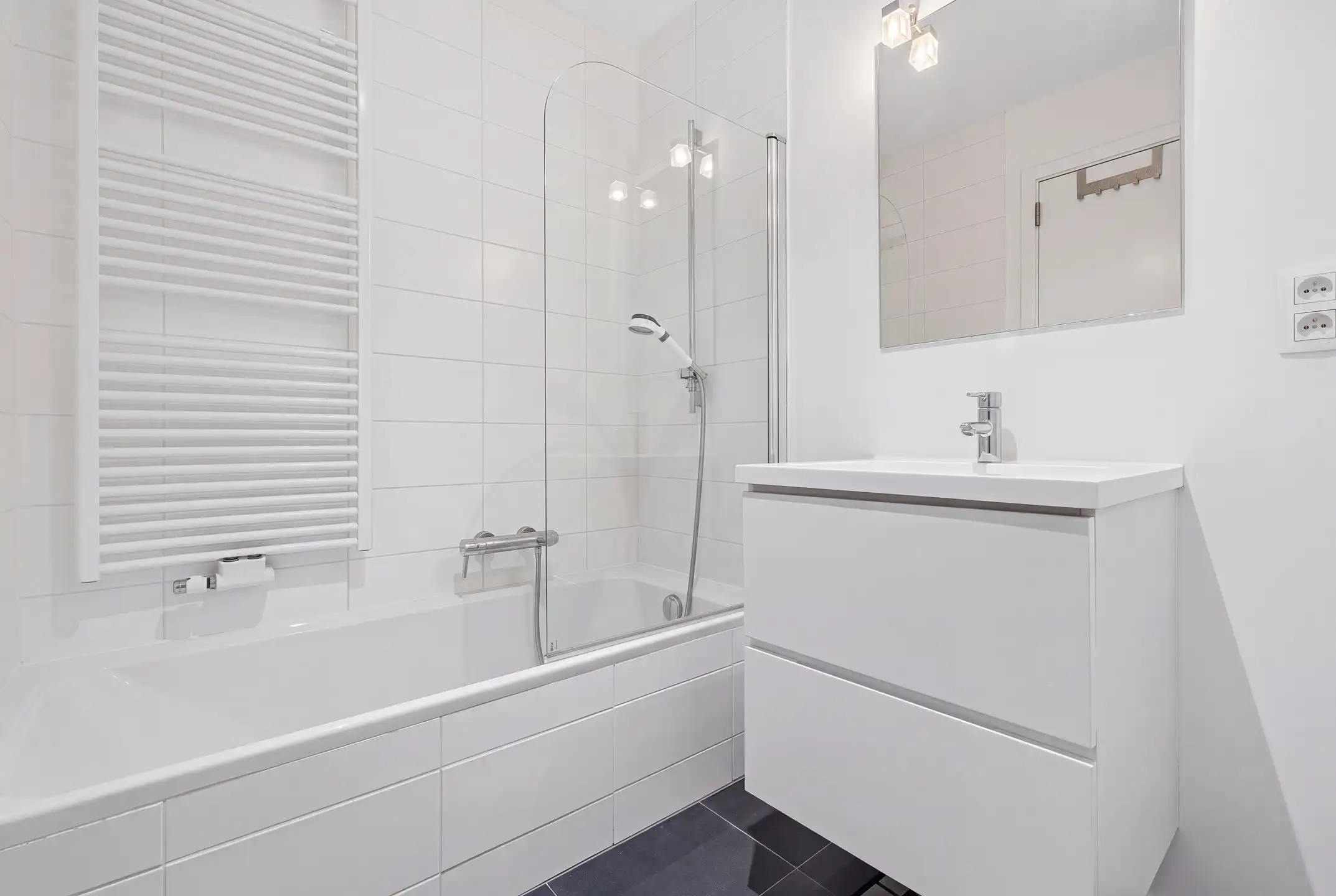 Gemeubileerd appartement met 1 slaapkamer + kelder foto 6