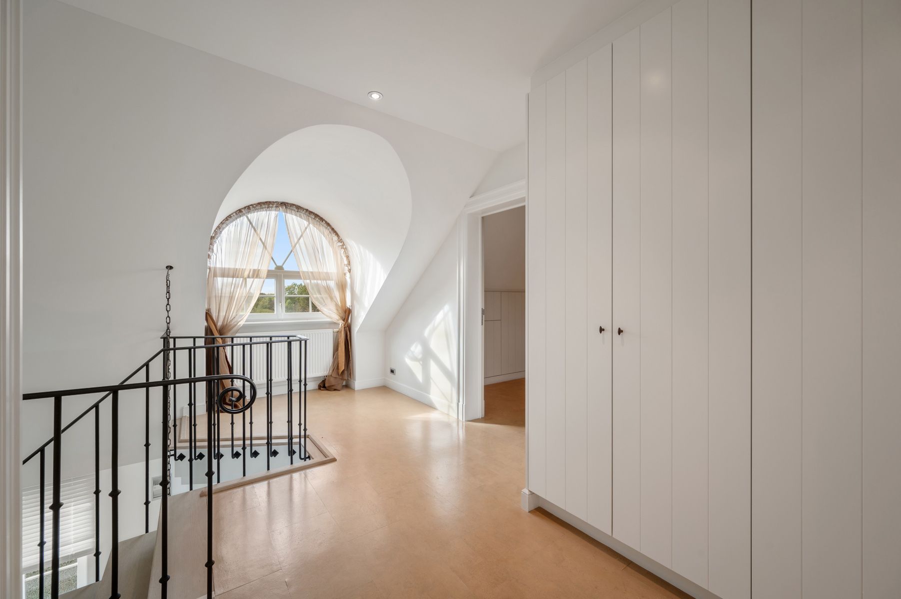 Prachtige villa in tijdloze architectuur te SCHRIEK foto 25