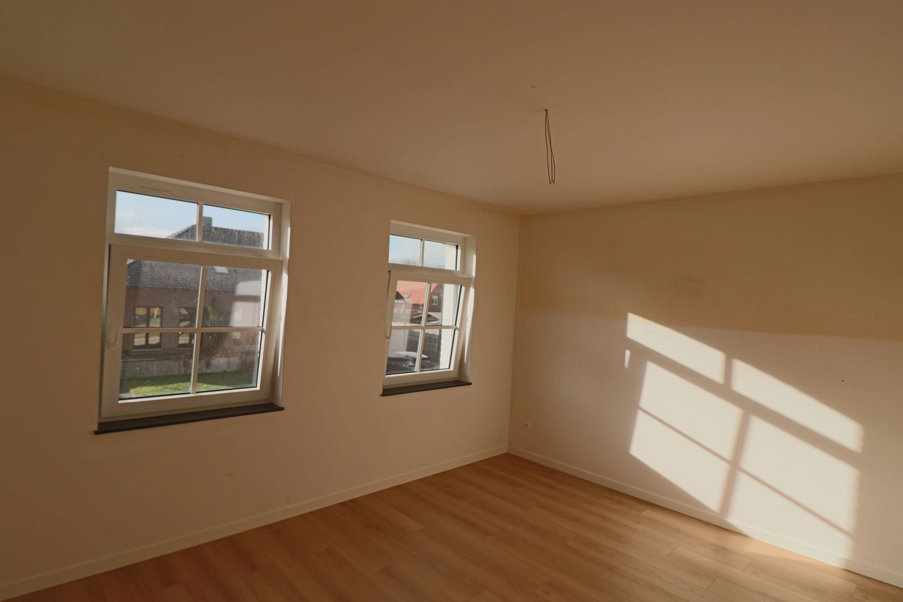 Ruime gezinswoning (ca 245 m²) met 4 slaapkamers op perceel van ca. 303 m². foto 13