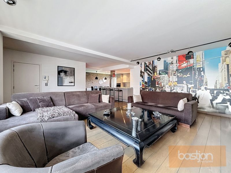 Instapklaar appartement met ruime garage foto 2