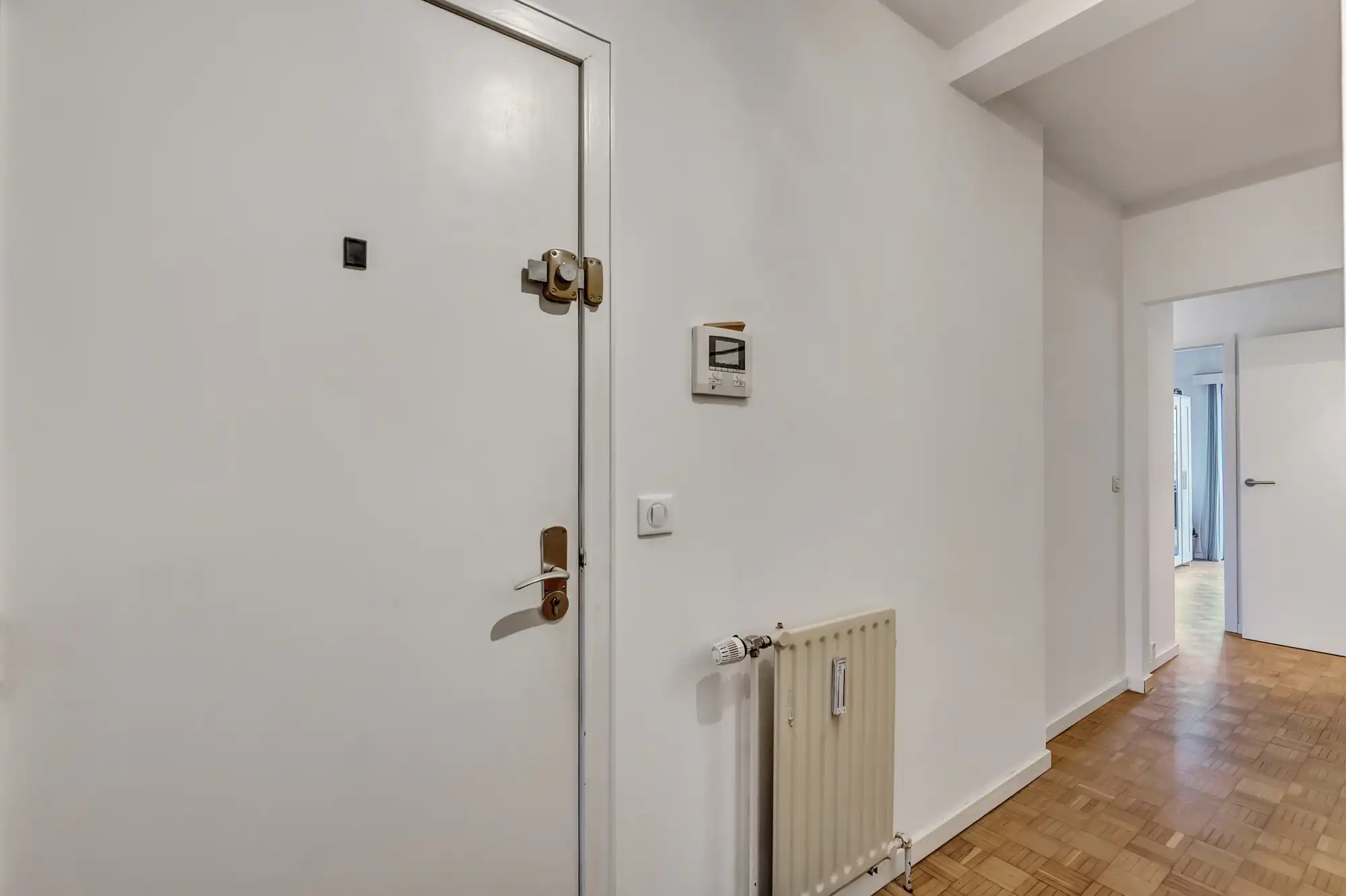 Tweeslaapkamer appartement met garage op toplocatie! foto 7