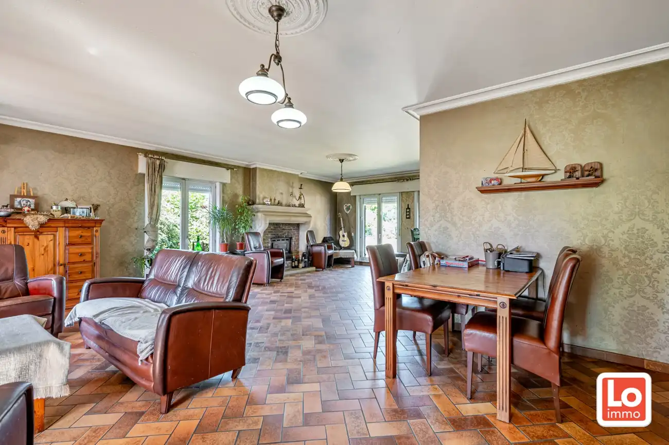 Ruime te renoveren open villa met inpandige garage op een héél rustige toplocatie met open zicht in Lochristi! foto 5