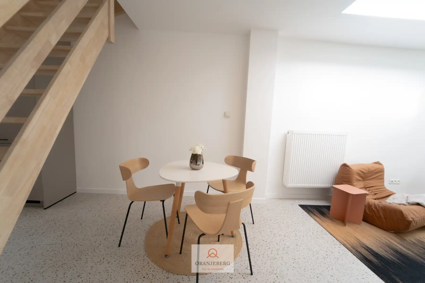 Lichtrijke gerenoveerde woning foto 6