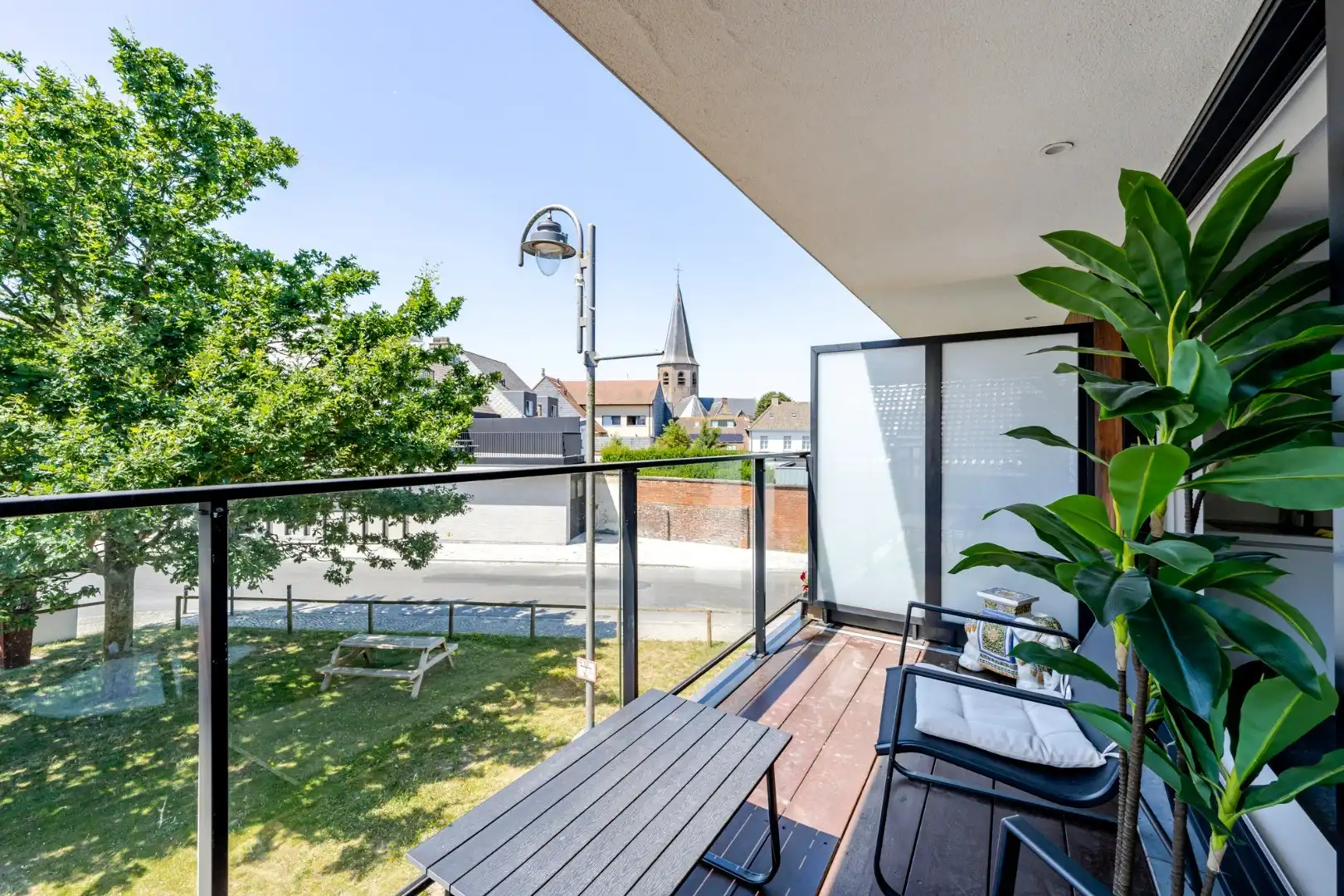 Recent en lichtrijk appartement met parking te Zwevezele foto 15