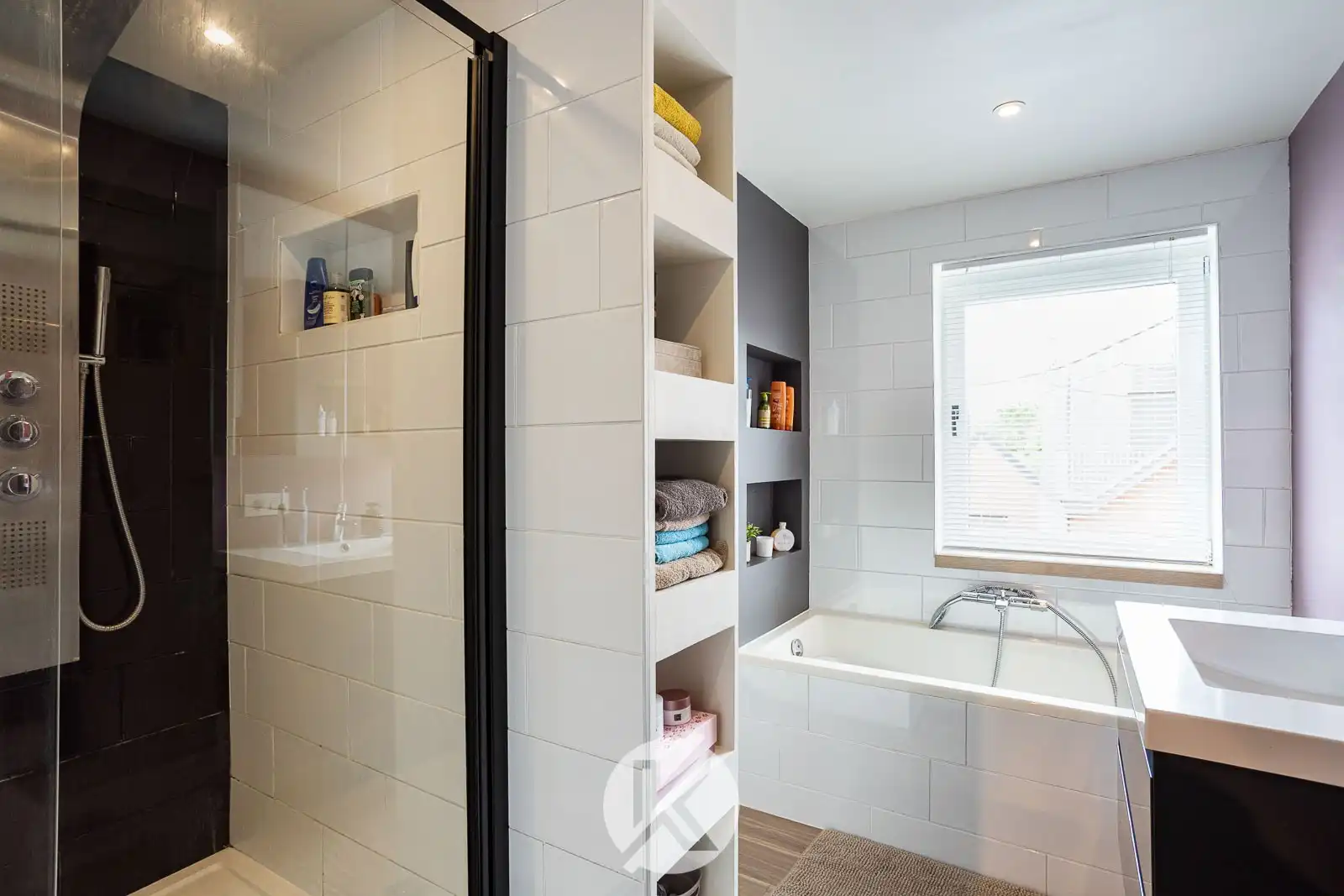 Stijlvol gerenoveerde woning op leuke ligging foto 14
