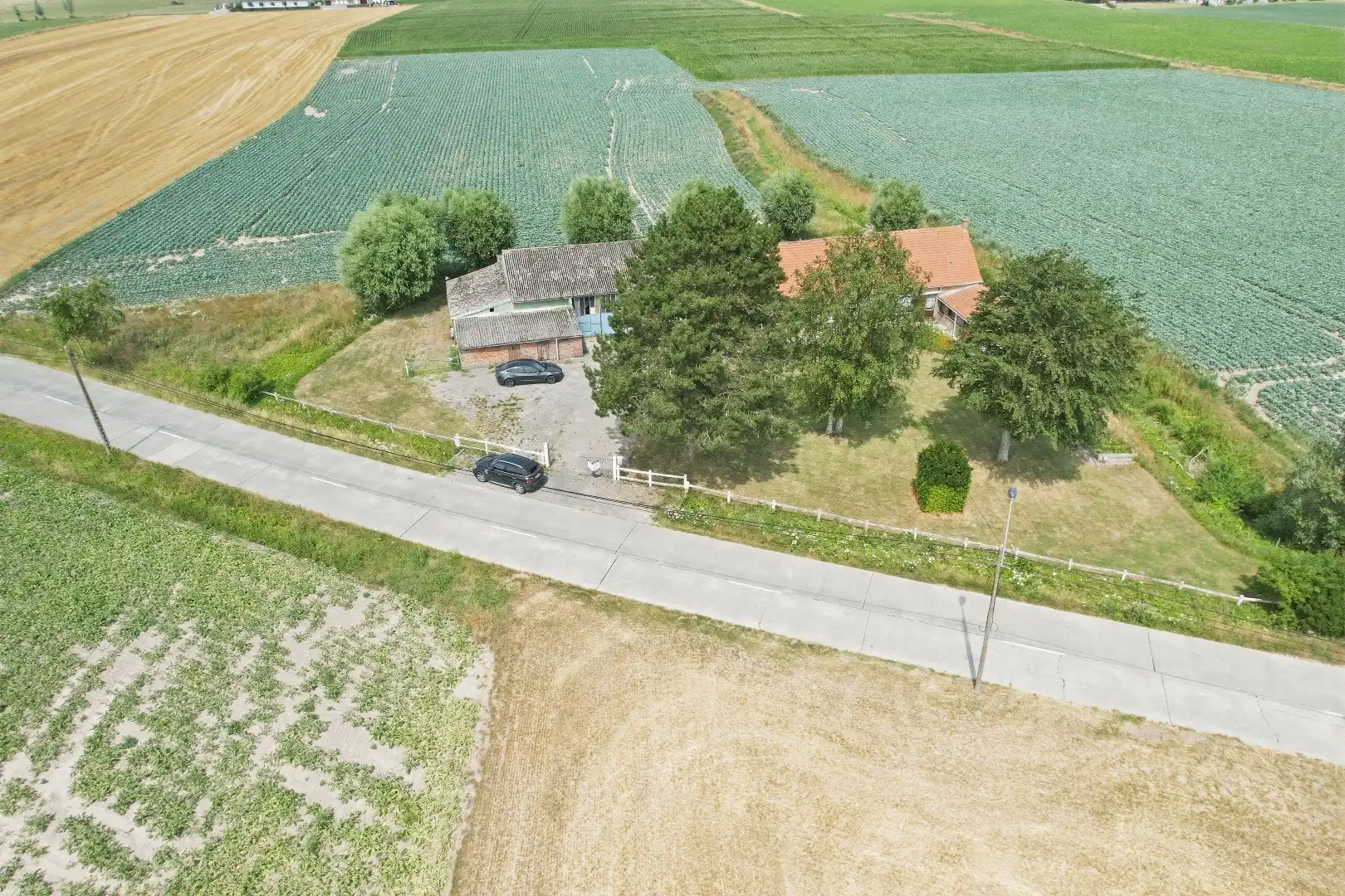 Authentieke hoeve met bijgebouwen en prachtige verzichten in Houtem (Veurne) foto 2