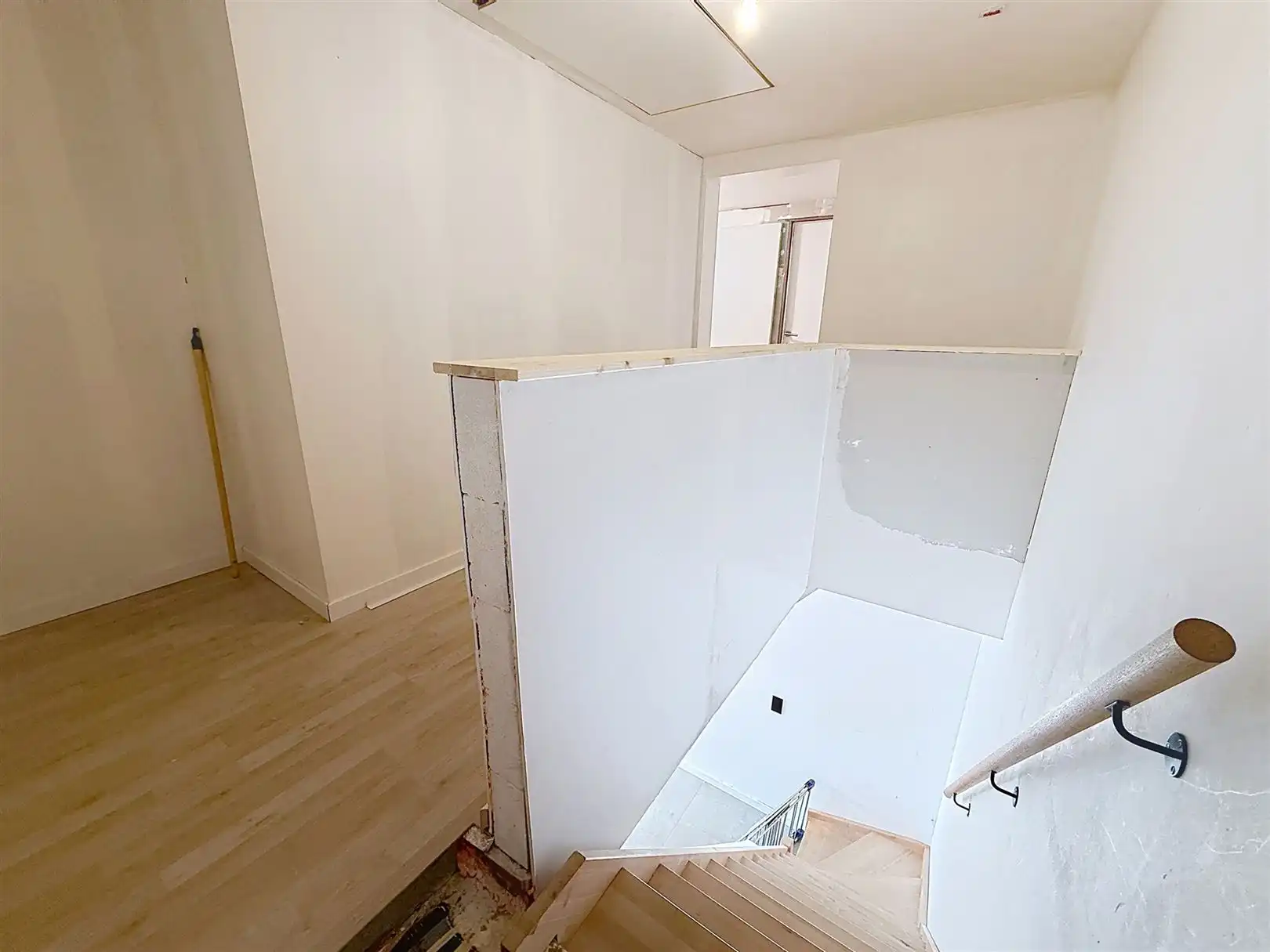 Gerenoveerde woning, 3 slpks, 2 bdks, opp 15a 80ca foto 50