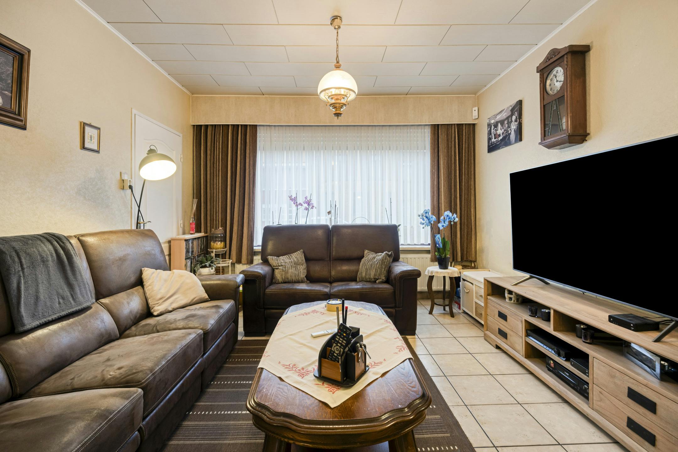 Ruime rijwoning met garage te Willebroek foto 2