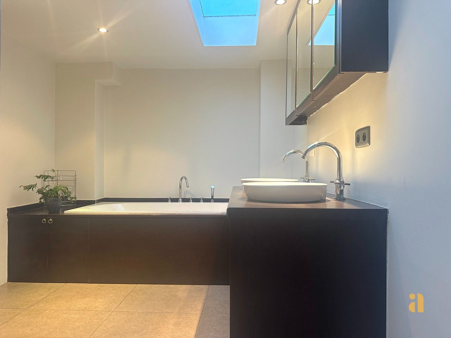 Uniek handelspand met woonst in de charmante Serpentstraat foto 21