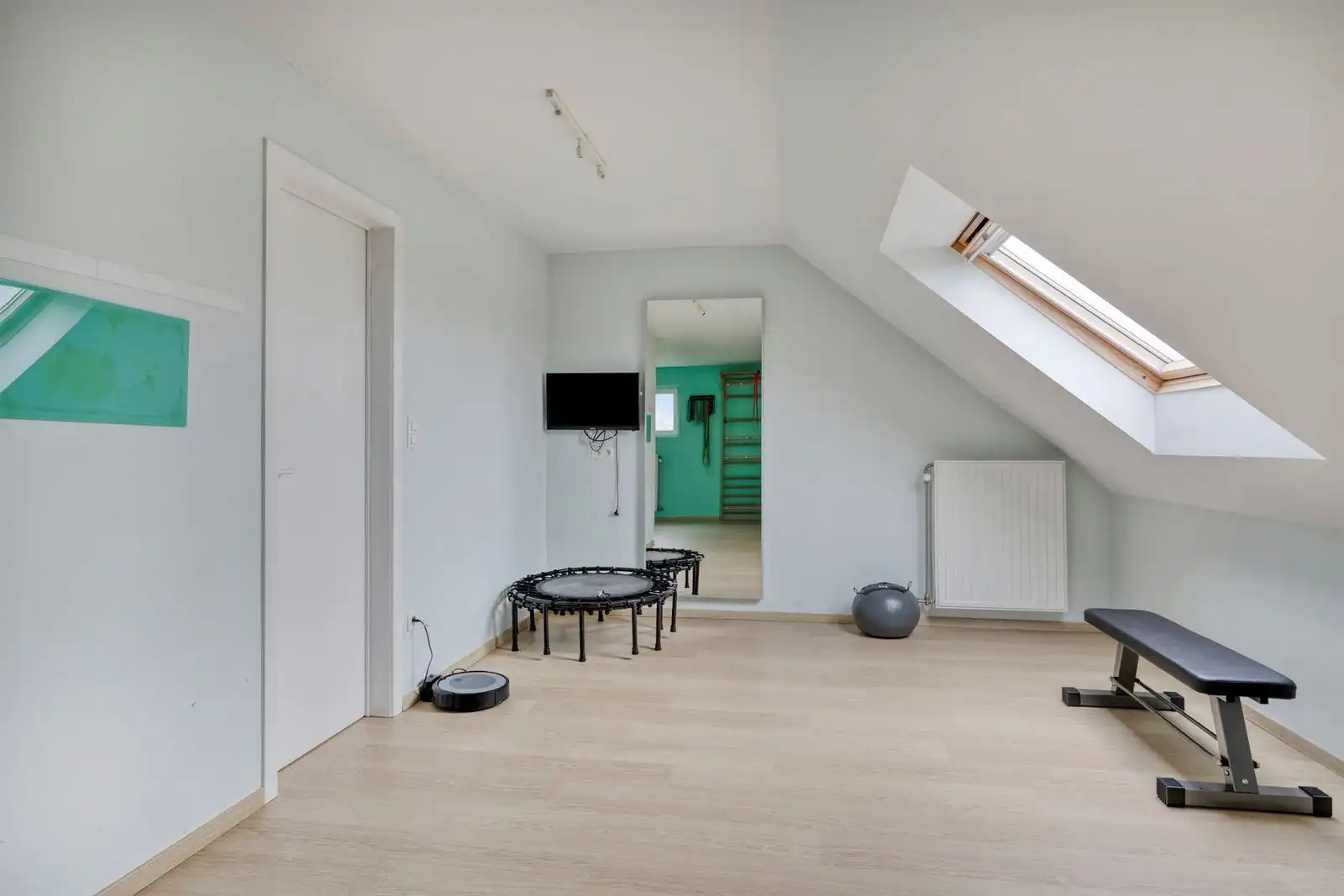 Halfopen bewouwing 5 slaapkamers met tuin  foto 22