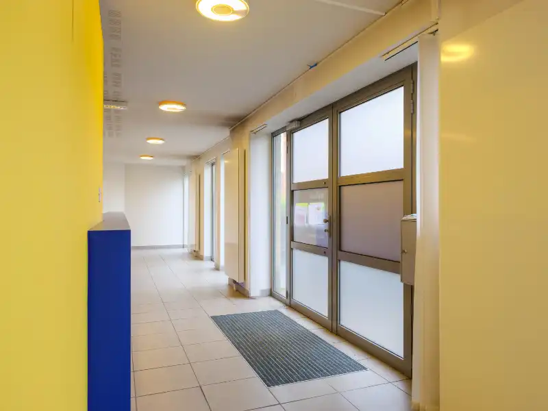 Instapklare kantoorruimte van 117m² te koop aangeboden via het Co-vast systeem. Eerste biedingsfase is bezig en stopt op 21 April 2026 om 15u. foto 12