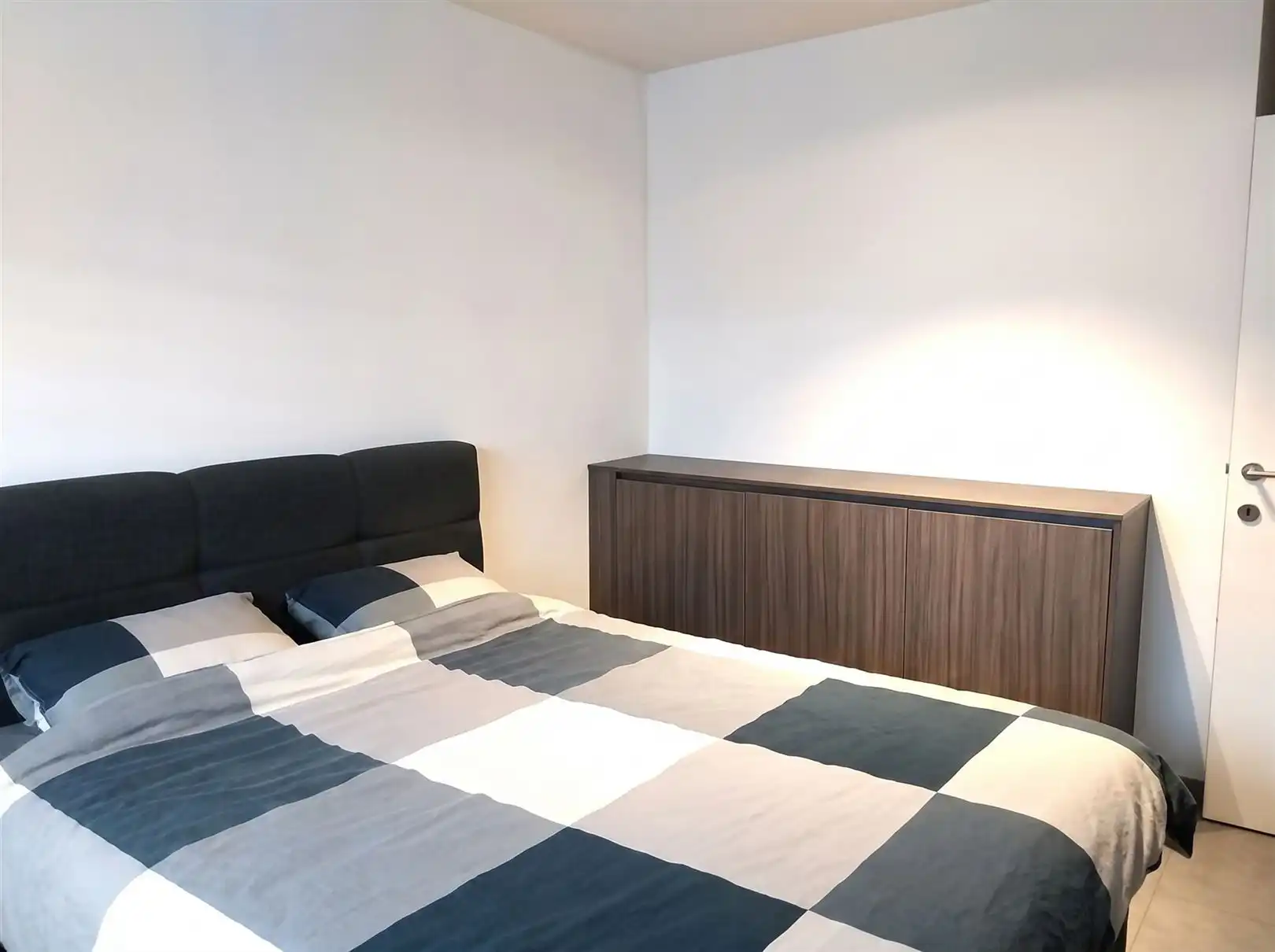 TE HUUR: Duplex-appartement met 3 slaapkamers en garage te Heusden-Zolder! foto 7