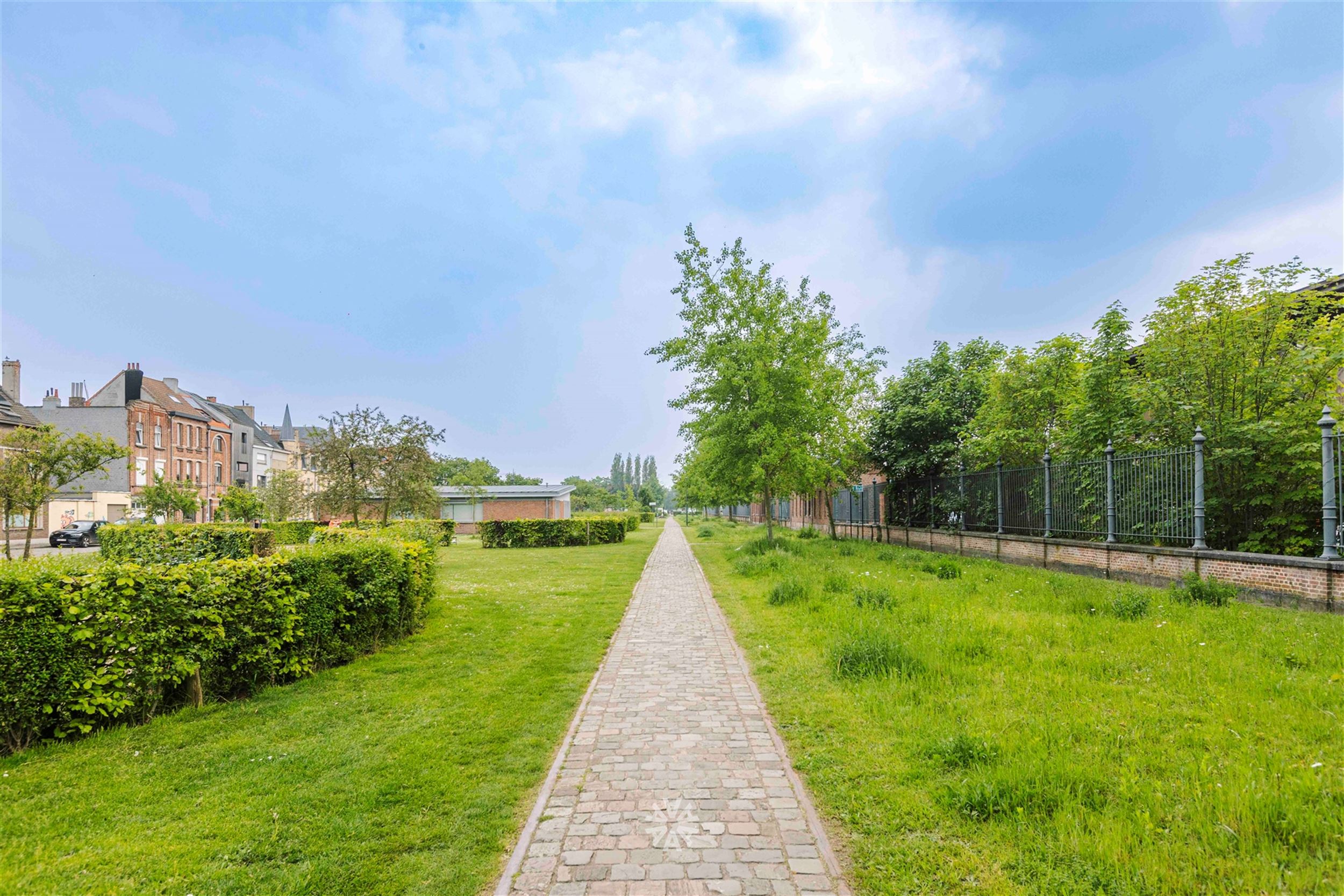 Unieke duplex schakelwoning met 3 slaapkamers en zonnig terras in het opkomend havengebied van Gent! foto 17