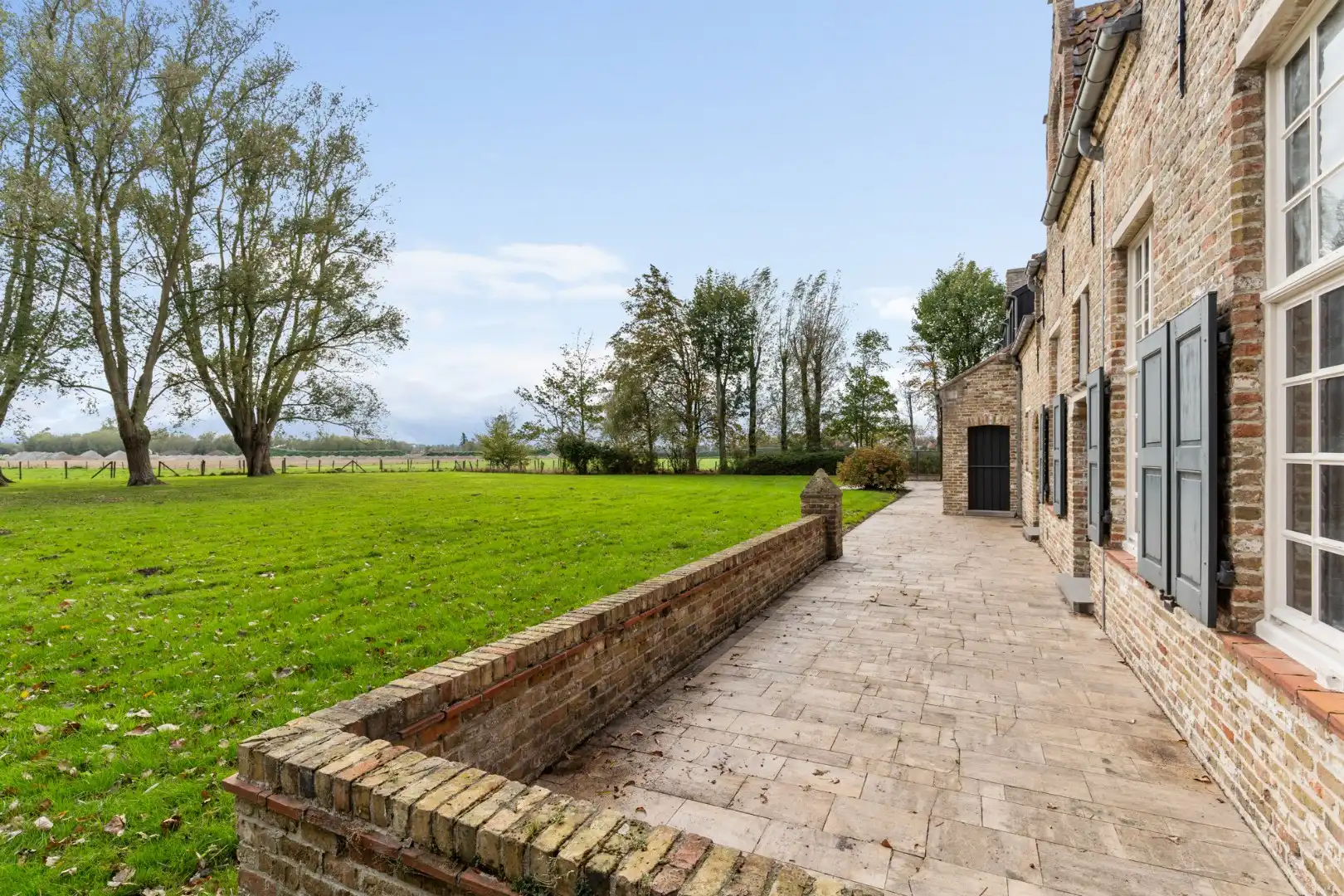 Exclusief landhuis “Reigershof” met bijgebouw en uniek domein te Damme foto 13