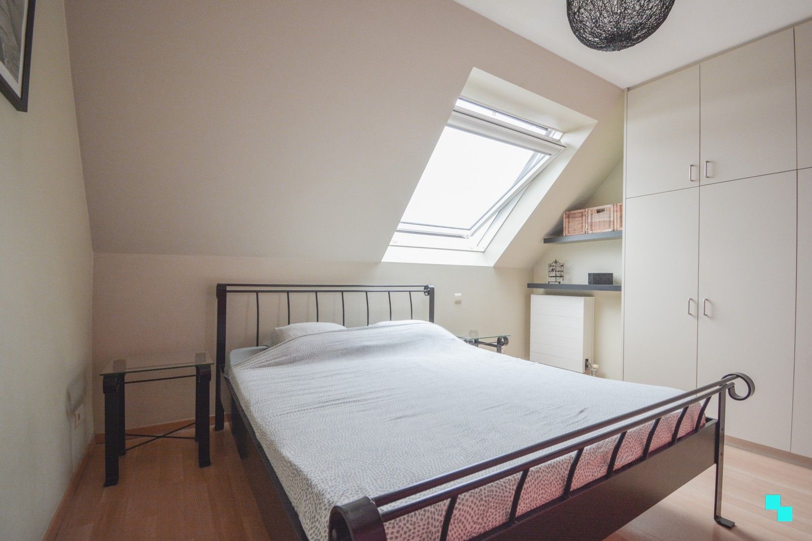 Smaakvol gerenoveerde woning met garage achteraan te Roeselare foto 24
