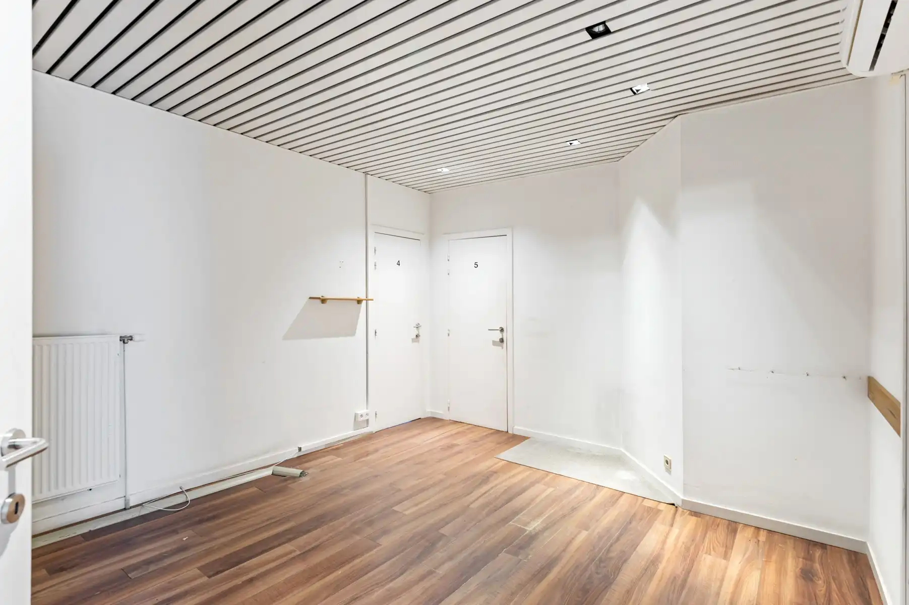 Centraal gelegen handelshuis foto 3