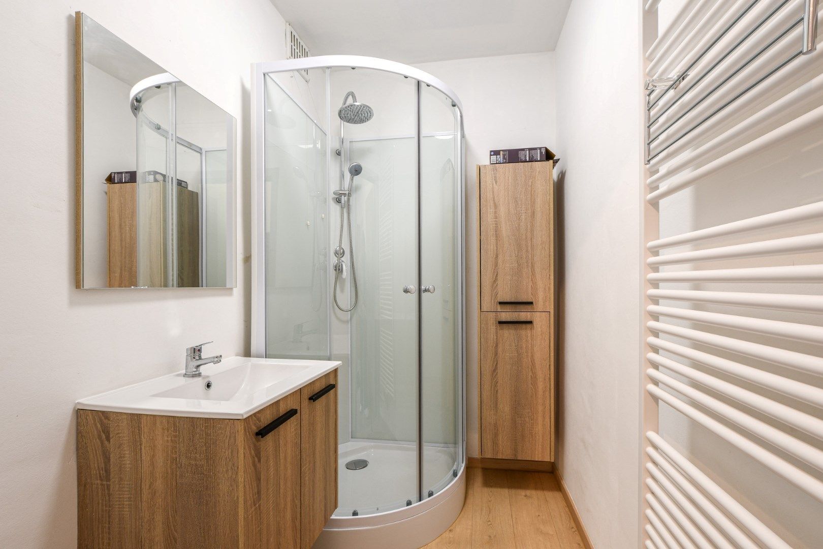 Gerenoveerd 2-slaapkamer appartement in Wenduine te huur foto 7