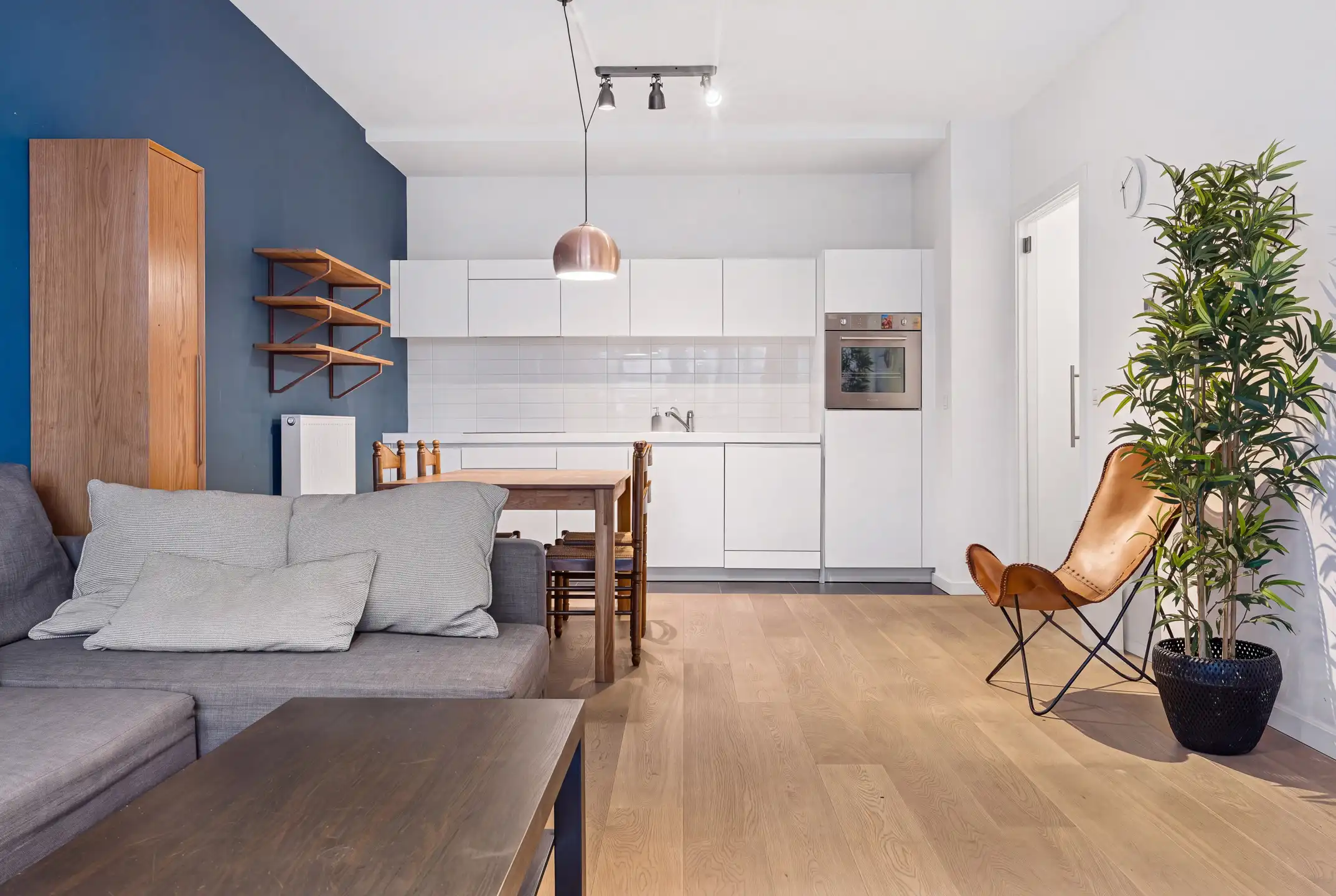 Gemeubileerd appartement met 1 slaapkamer + kelder foto 9