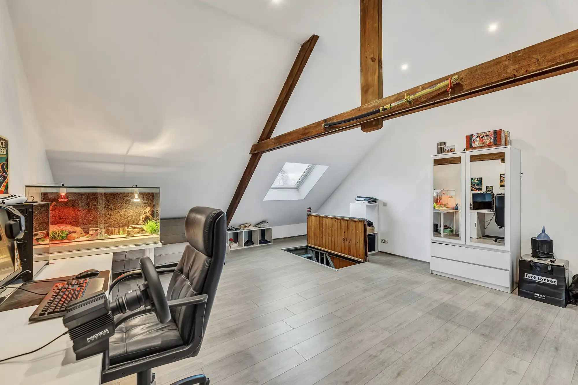 Strategisch gelegen, instapklare woning met veel potentieel foto 22