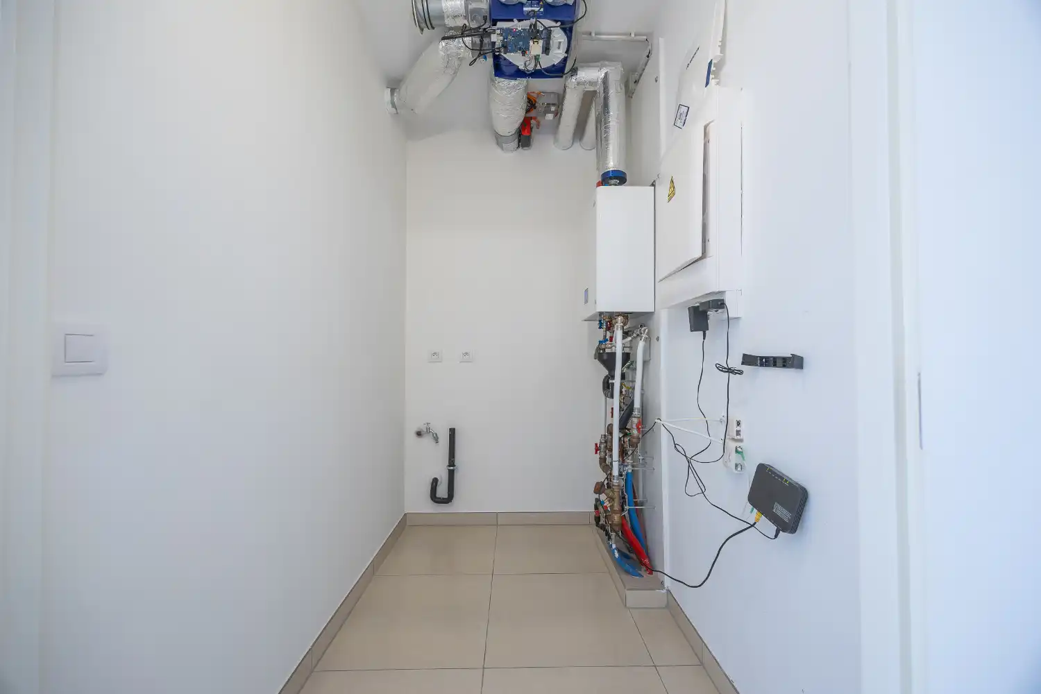 Assistentie-appartement met zijdelings zeezicht op steenworp van de zeedijk. foto 12