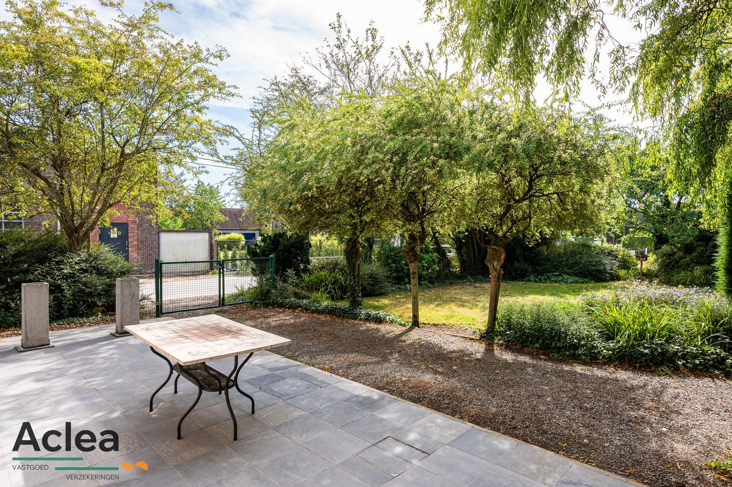 Ruime halfopen bebouwing met 5 slpks op strategische locatie in Zomergem foto 39