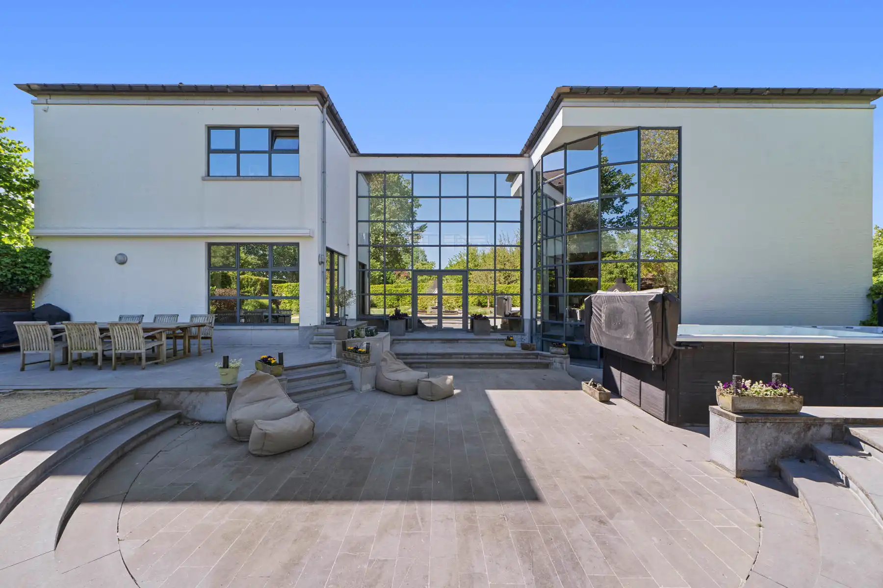 MODERNE VILLA MET 5 SLAAPKAMERS EN ONDERHOUDSVRIENDELIJKE TUIN foto 10