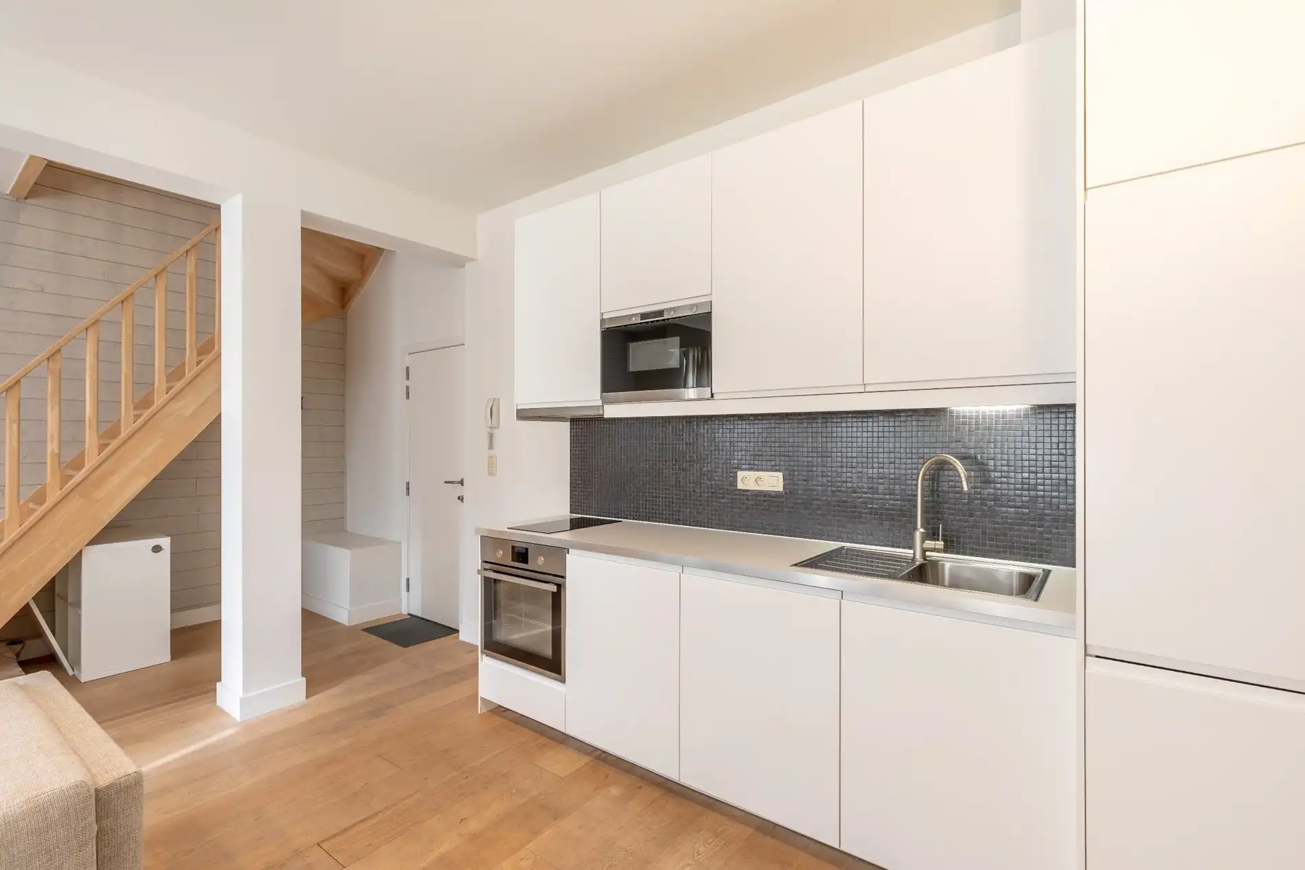 Prachtig afgewerkte duplex-studio te centrum Leuven foto 3