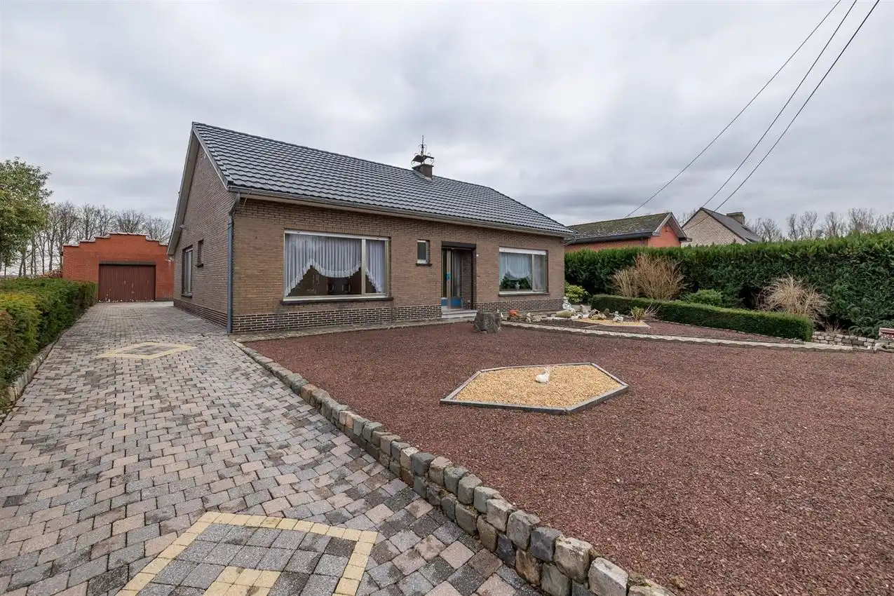 Unieke ligging boven de Mottevallei – renovatiekans met waarde-opportuniteit foto 5