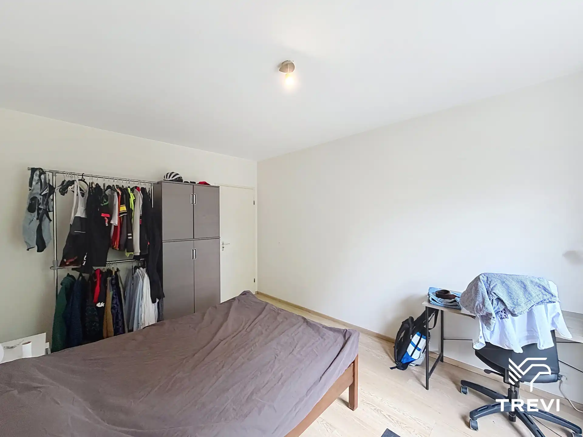 Appartement met 2 slaapkamers in een omheind complex! foto 6