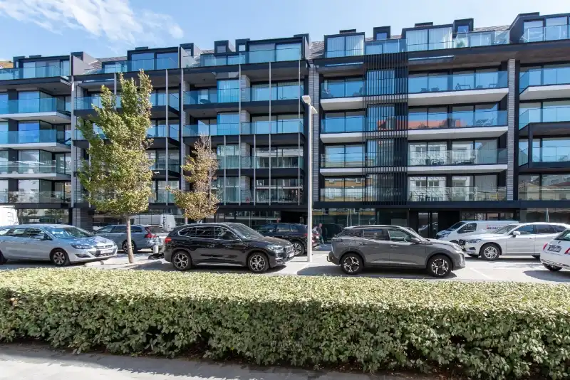 Instapklaar recent luxueus duplex-appartement met 2 terrassen in residentie Lectus IX. foto {{pictureIndex}}