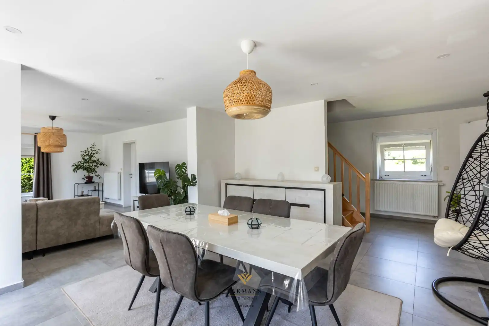 Alleenstaande woning op den buiten met 3 slaapkamers en garage foto 9