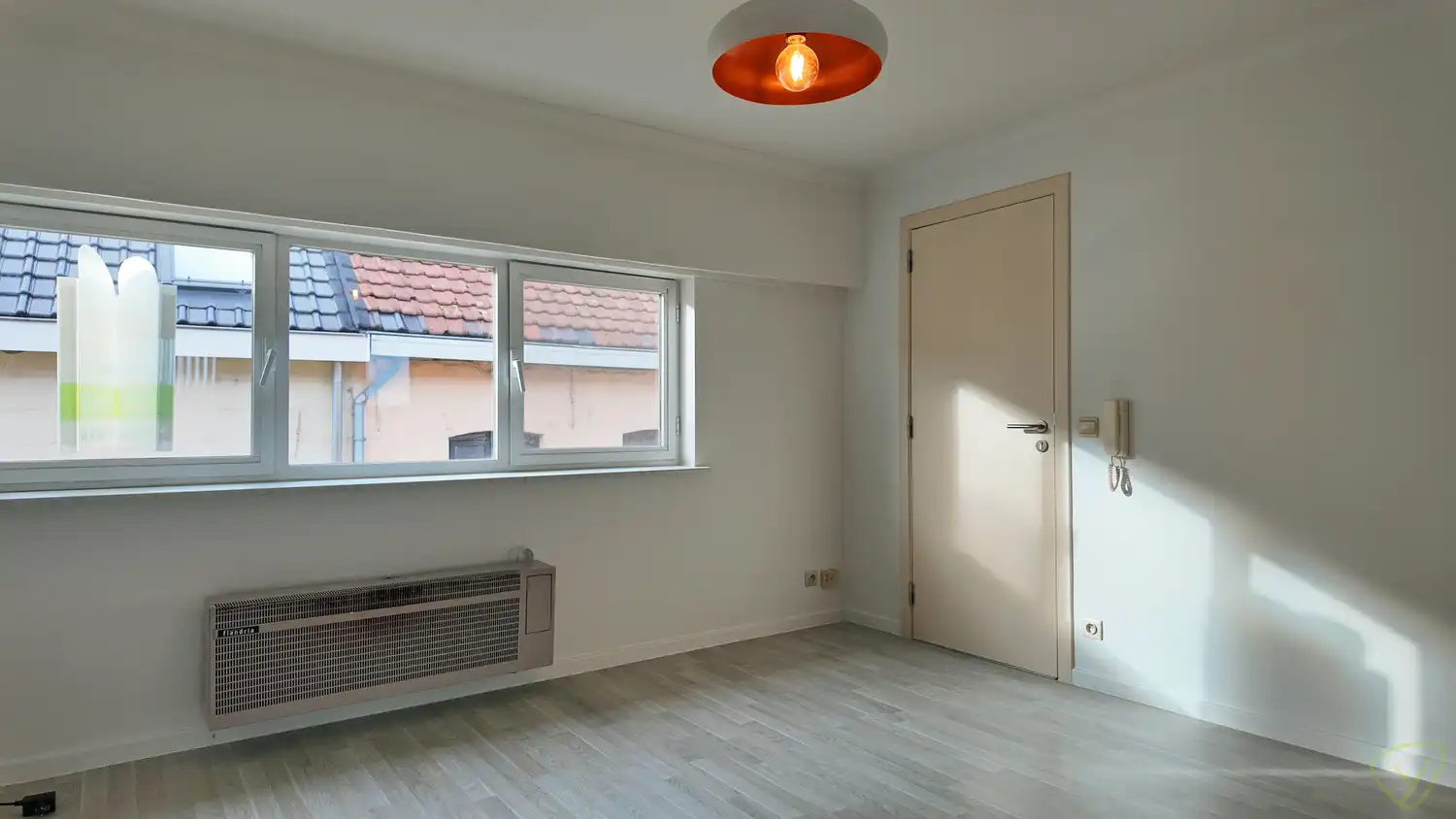 Gezellig en energiezuinig appartement met terras in centrum Eeklo! foto 3