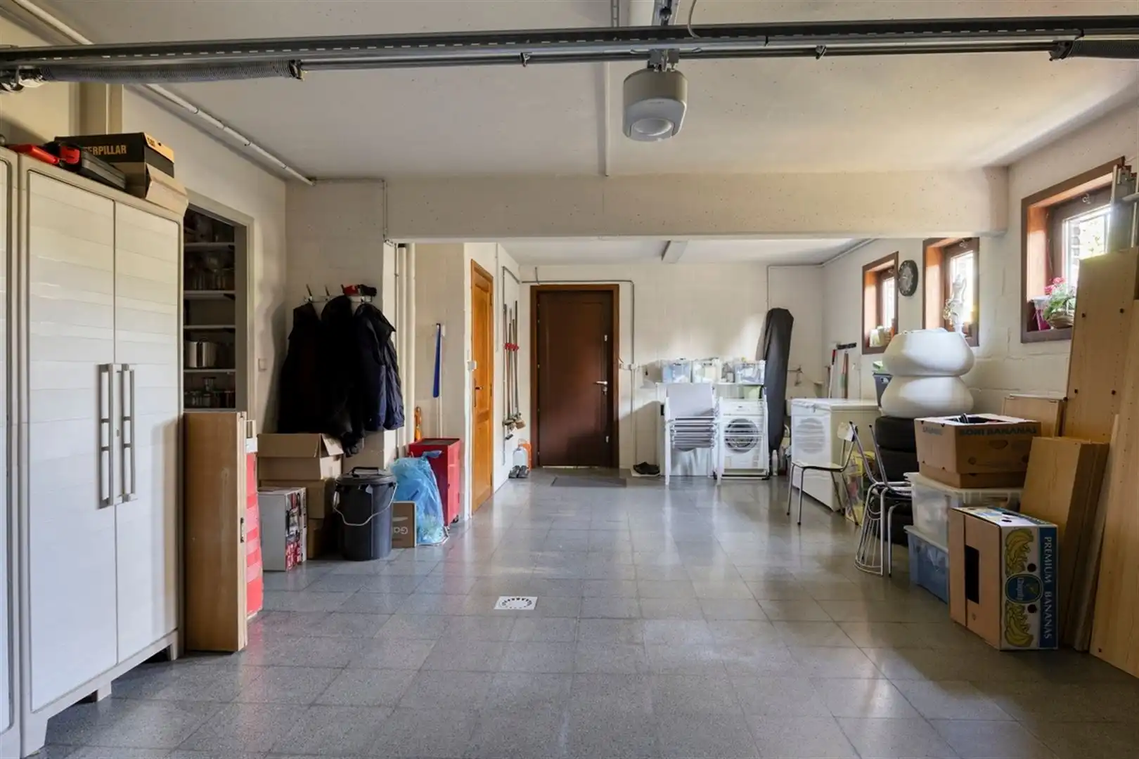 Rustig gelegen, goed onderhouden villa met 4 slaapkamers op 761 m². foto 21