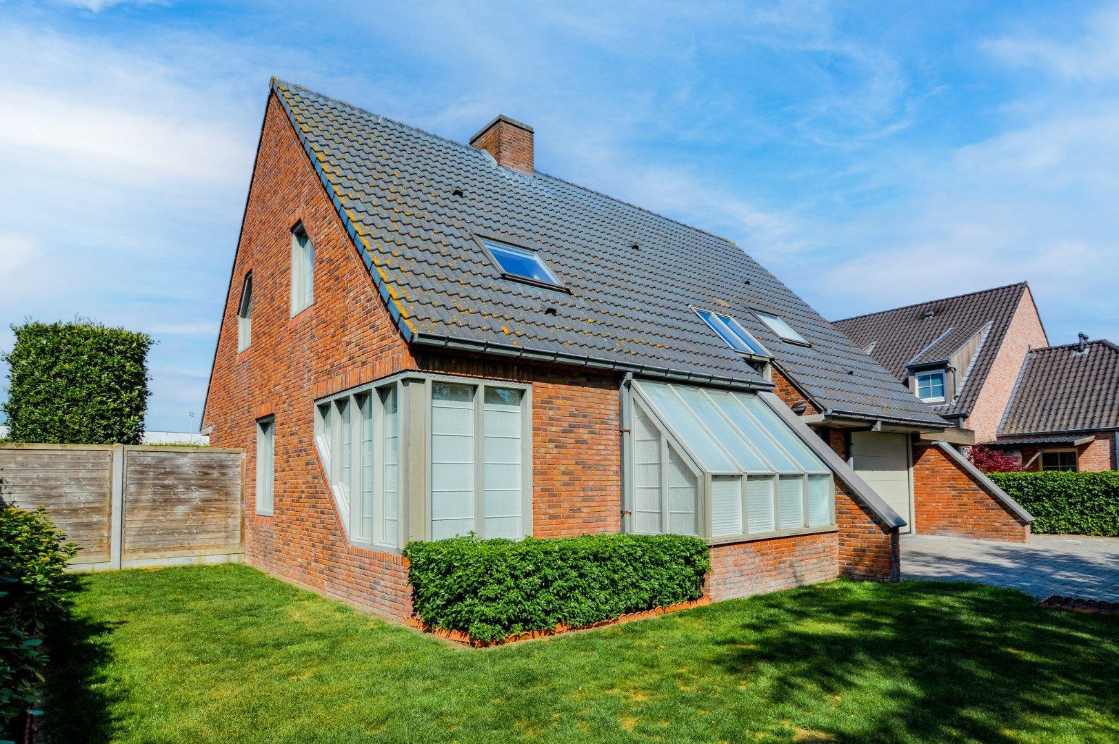 Instapklare villa te koop in residentiële wijk nabij centrum Jabbeke foto 16
