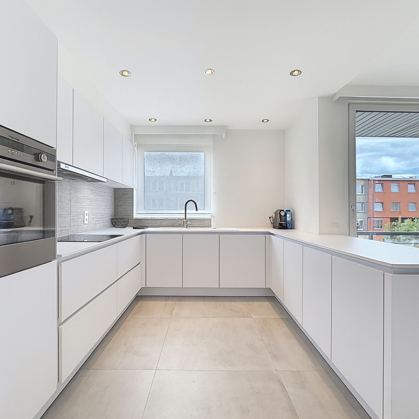 Appartement 3 slpk. met 2 terrassen, kelder en parking foto 5