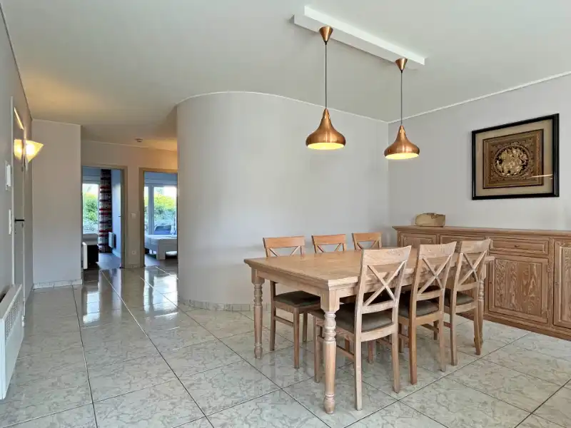 Zonnig gelijkvloers appartement met 2 grote terrassen! foto 12