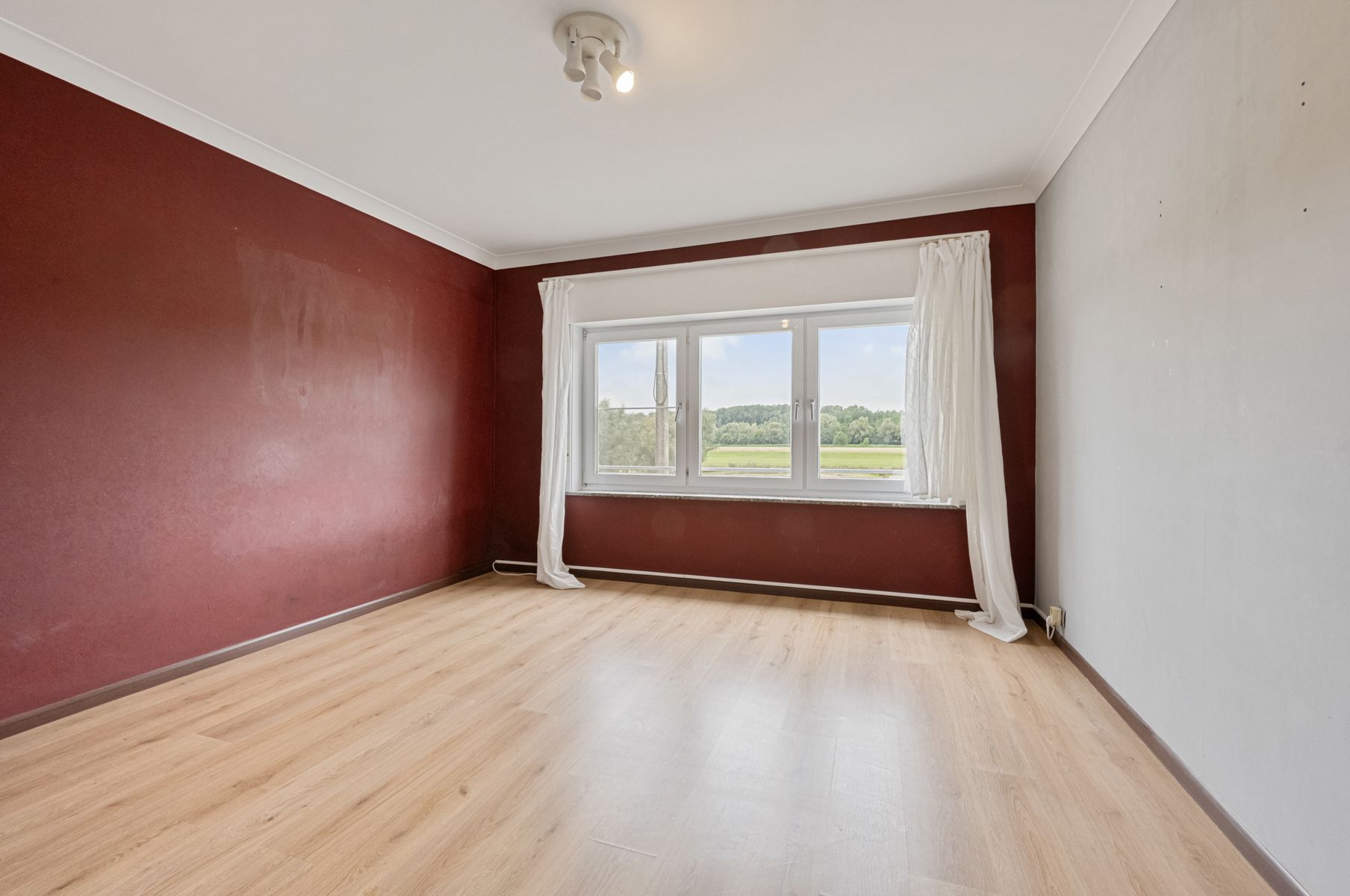 Instapklare halfopen bebouwing met 4 slaapkamers foto 7