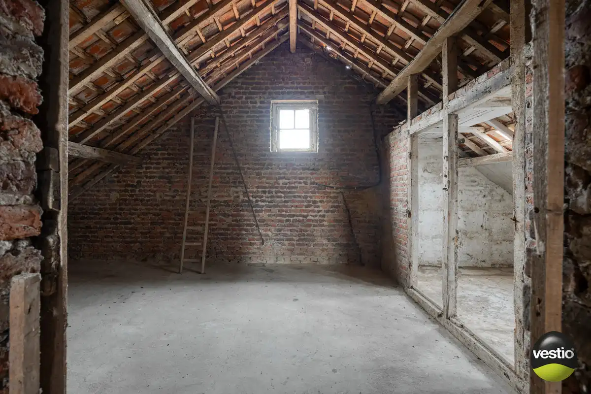 VIERKANTSHOEVE MET 4 BIJHORENDE VARKENSSTALLEN TE SINT-HUIBRECHTS-HERN op 65A79CA. foto 21