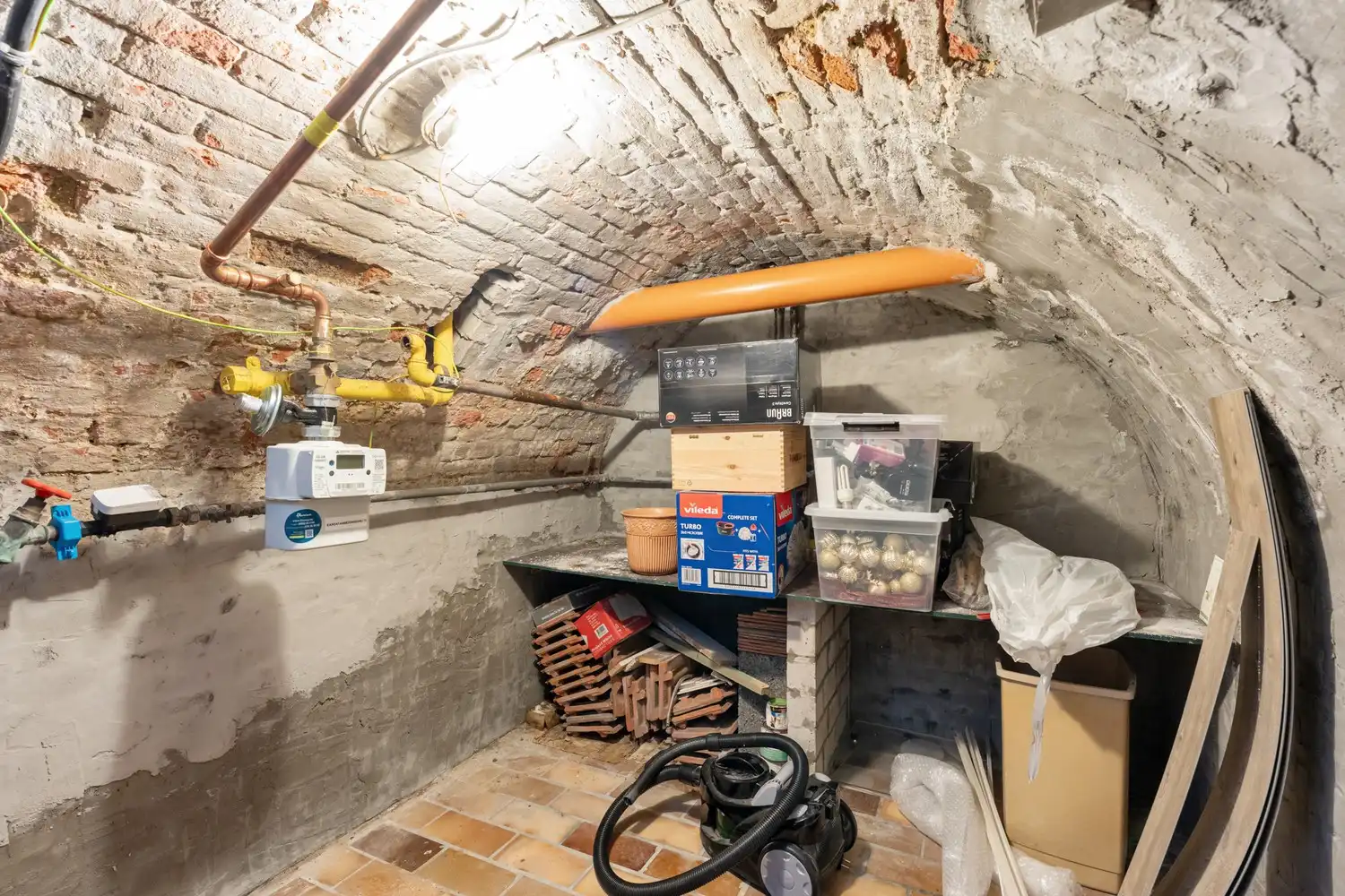 Rustig gelegen woning met 2 slaapkamers en een koer nabij het station te centrum Leuven! foto 17