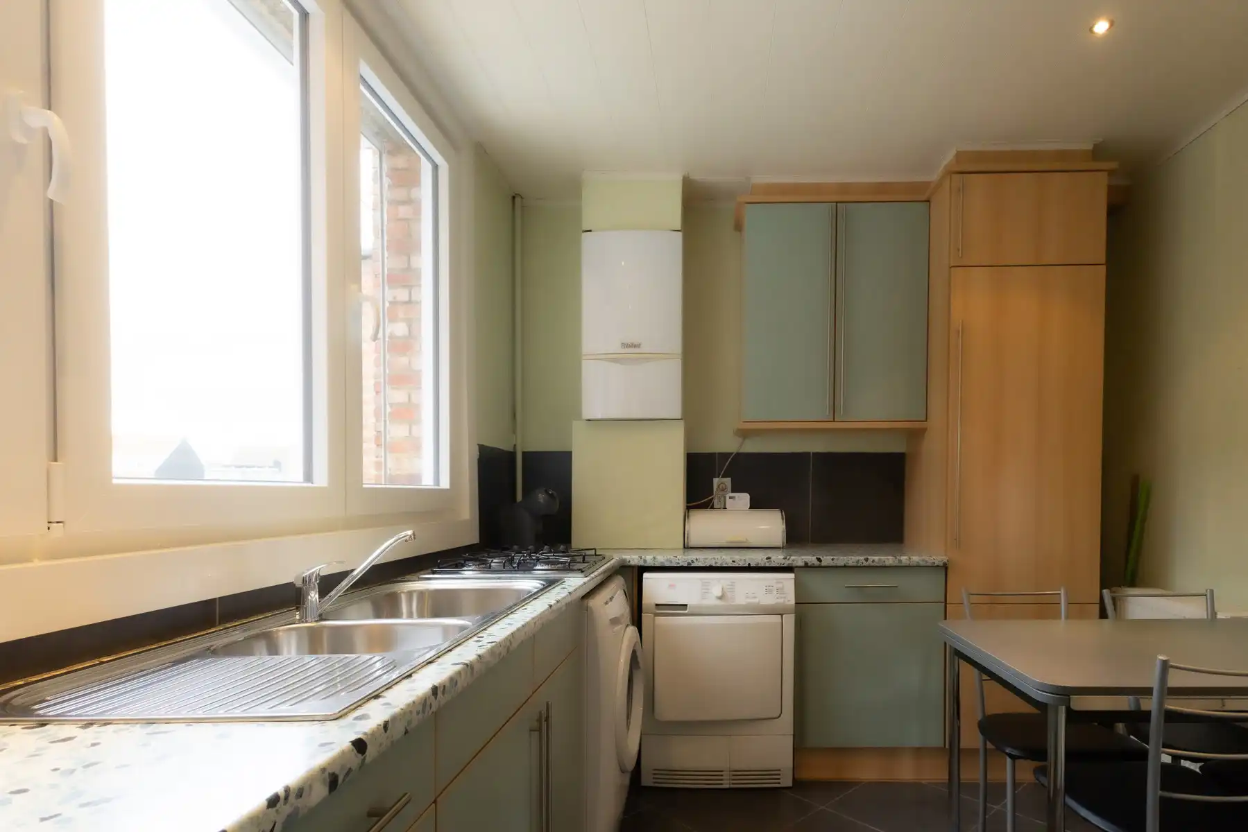 Appartement te koop in Merksem – 2 slaapkamers – lage kosten foto 3