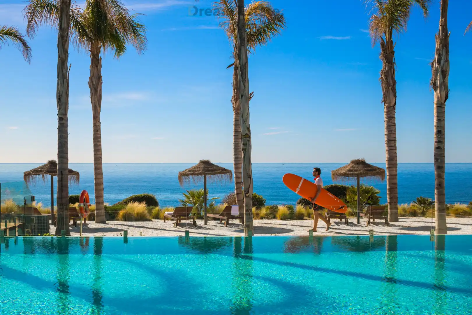 Nieuwe appartementen op een steenworp van strand en zee. foto 10