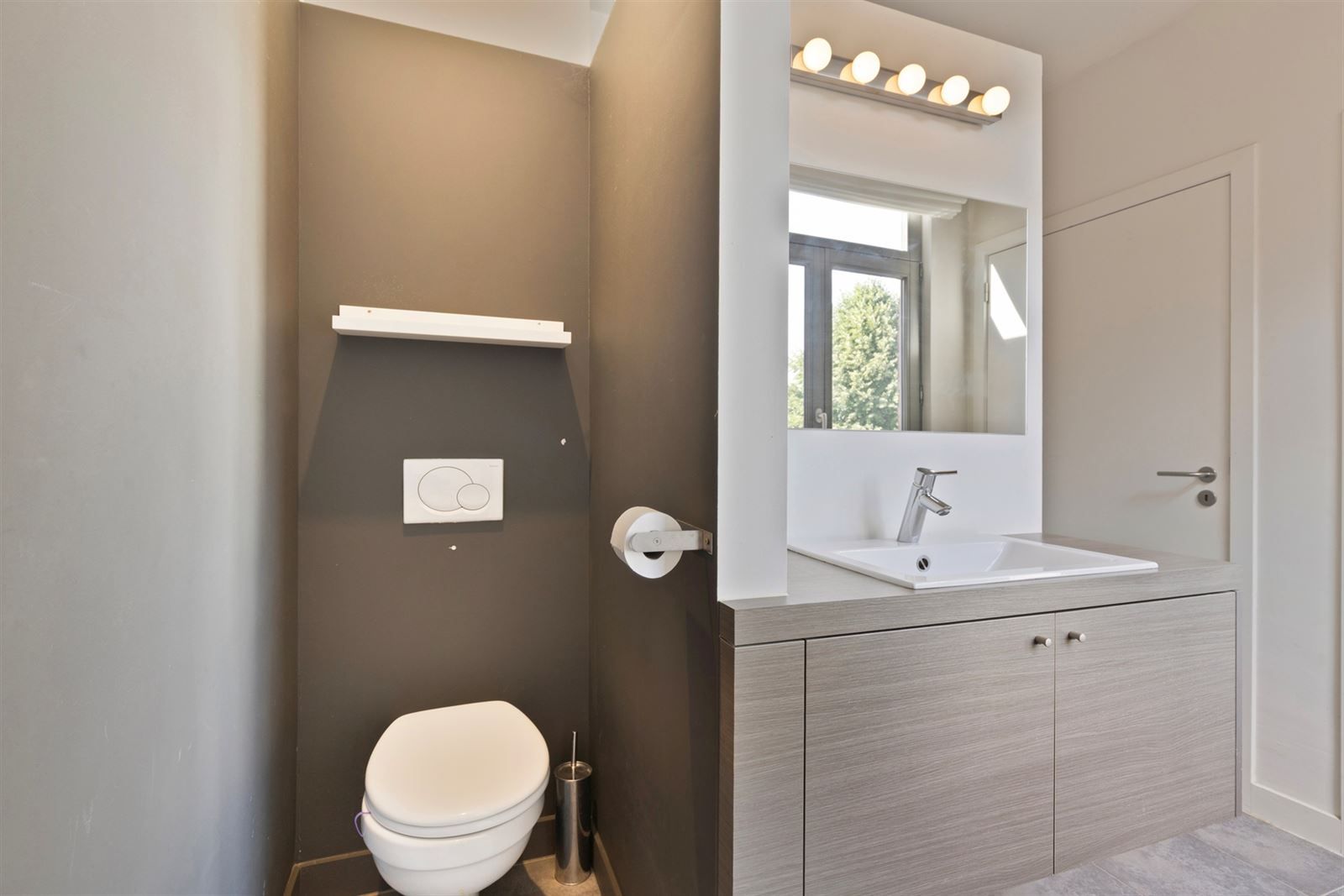 MORTSEL Instapklare studio op topligging met alle comfort foto 8