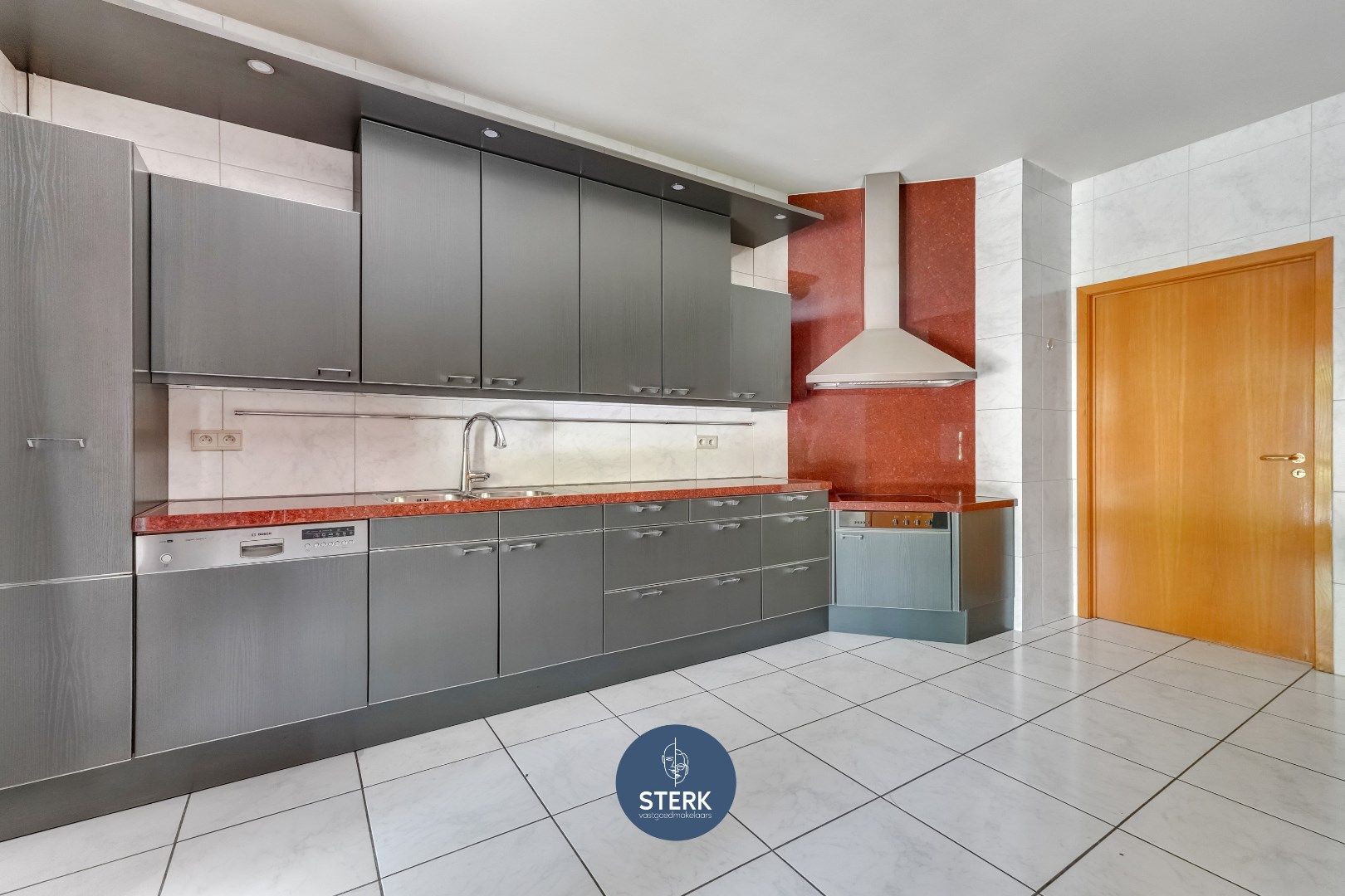 ROYAAL APPARTEMENT MET RUIM TERRAS GELEGEN IN HET UNIEKE PARKDOMEIN PETERSHEIM !  foto 19