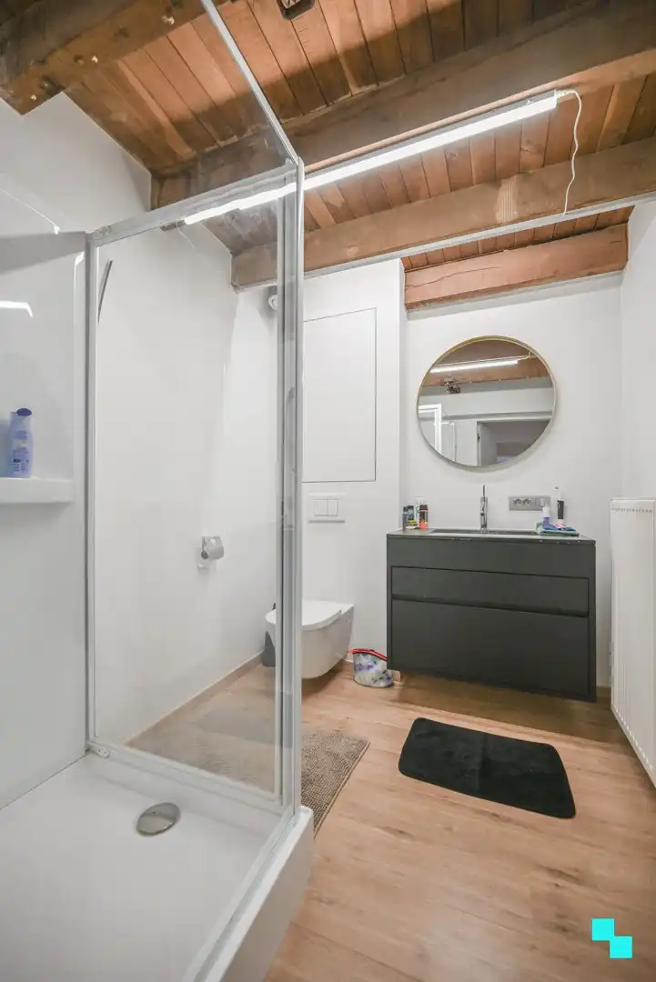 Stijlvol wonen met comfort: 5 slaapkamers, zonnig terras & moderne technieken foto 12