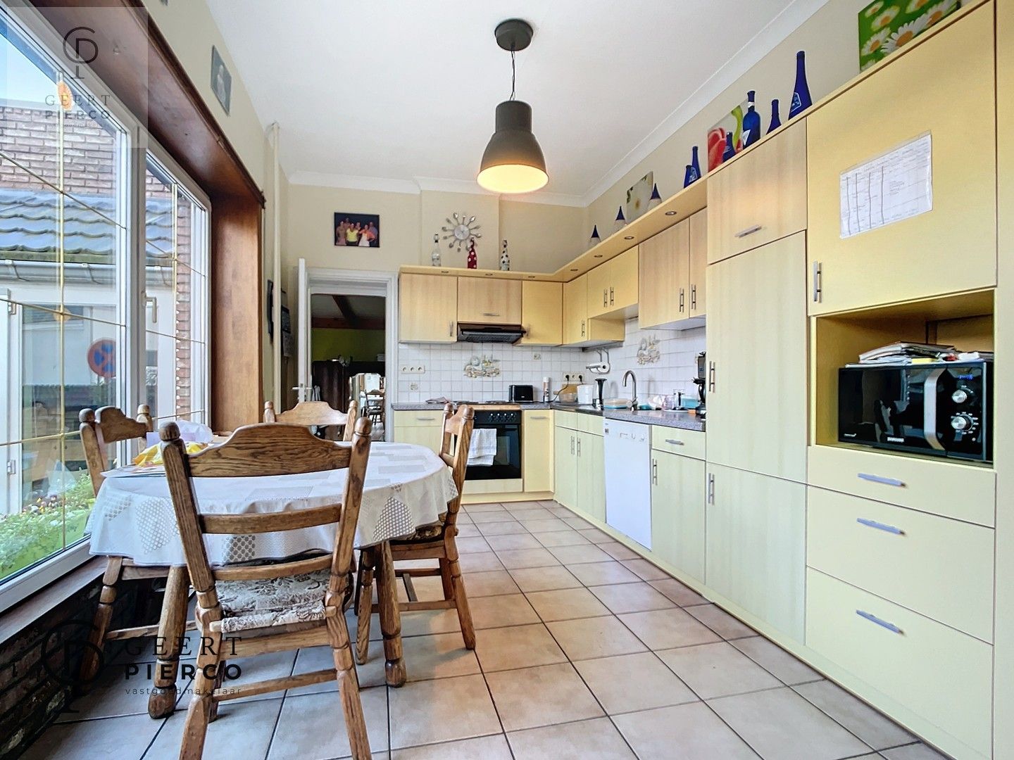 Ruime gezinswoning te Linter met garage foto 7