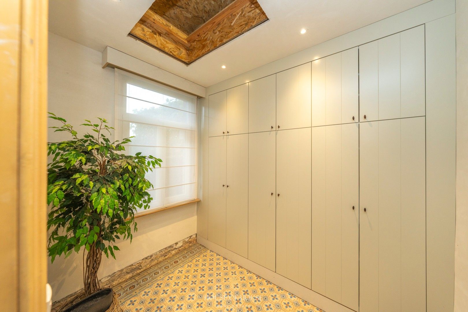 Sfeervolle pastoriewoning met uitzonderlijk potentieel zonder renovatieverplichting foto 27