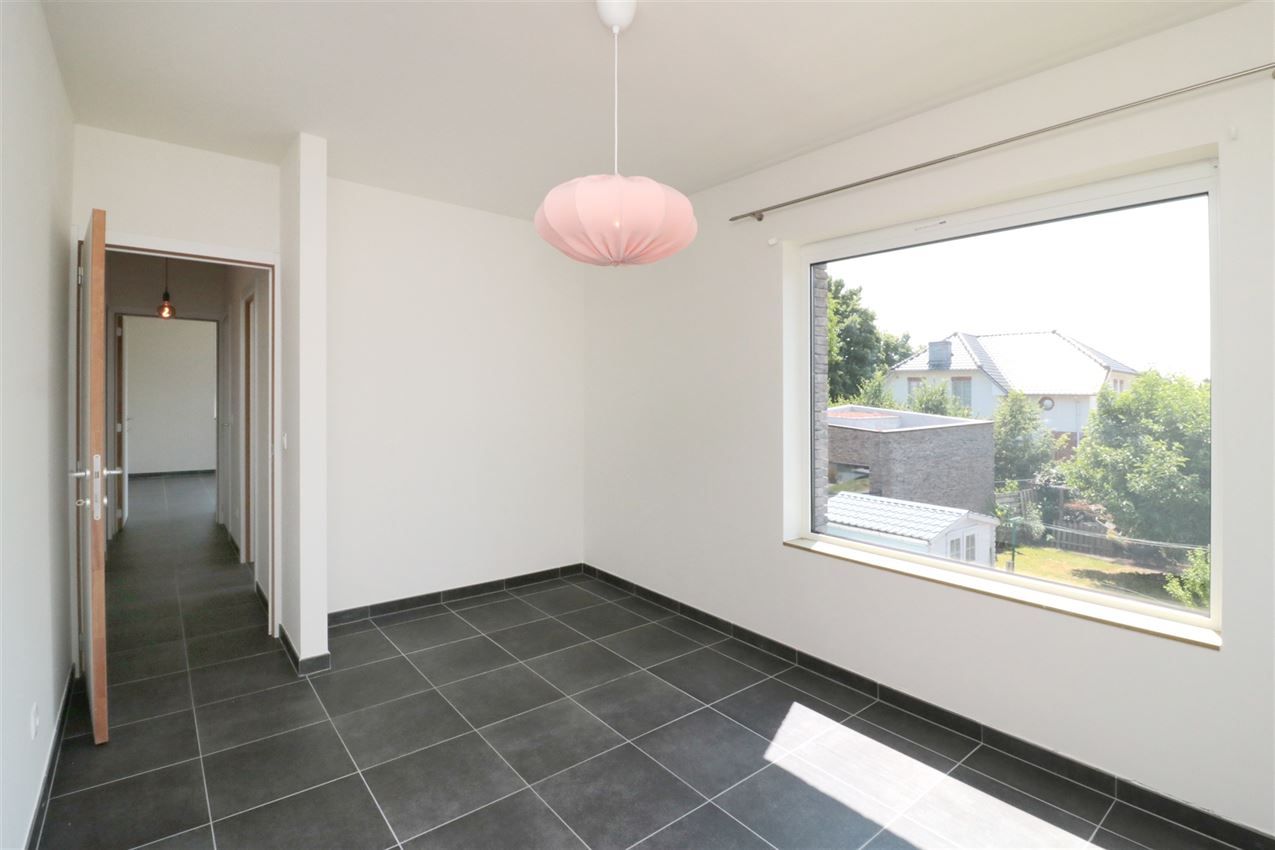 3 appartementen en 4 autostaanplaatsen foto 41