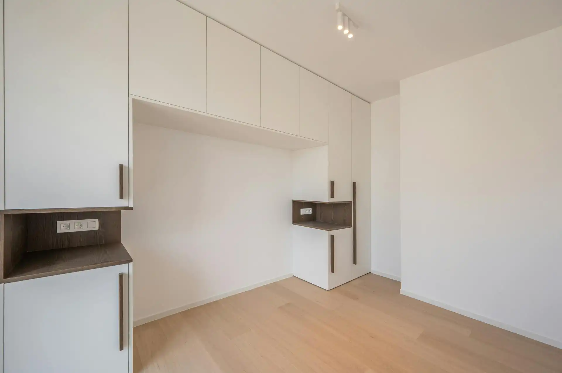 Gerenoveerd appartement met zeezicht te koop in Knokke-Heist foto 11
